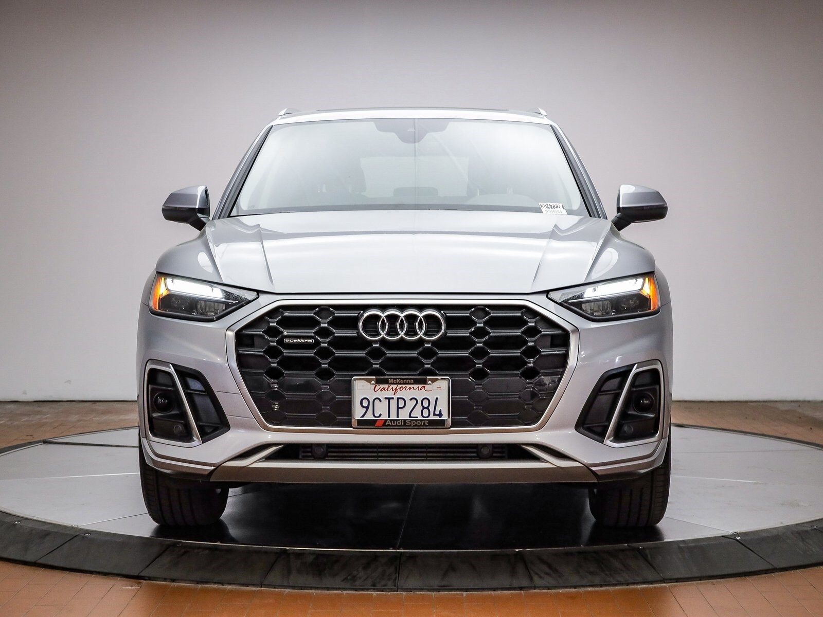 2022 Audi Q5 45 S line Premium photo 2