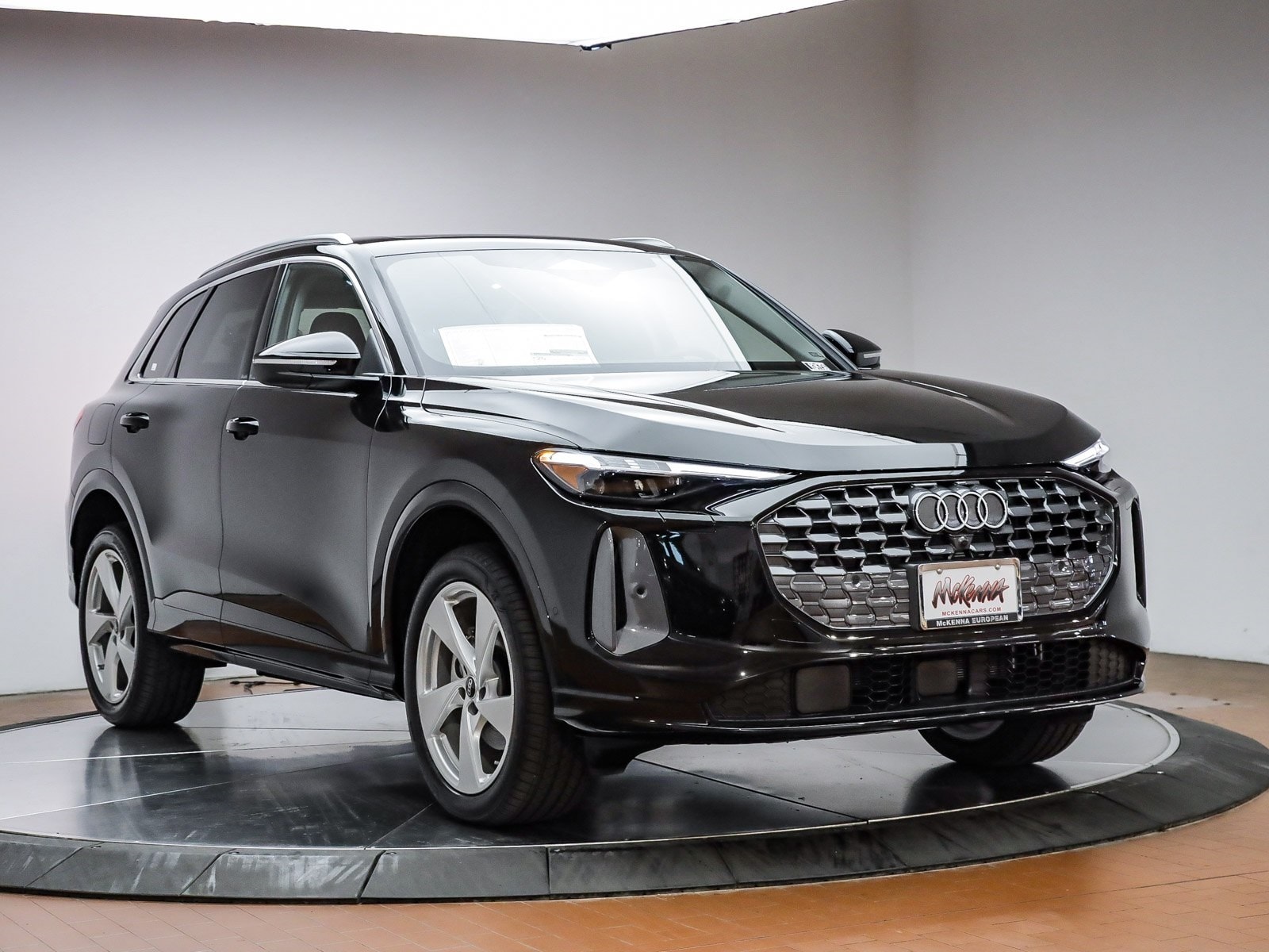 2025 Audi Q5 2.0T Premium Plus photo 3