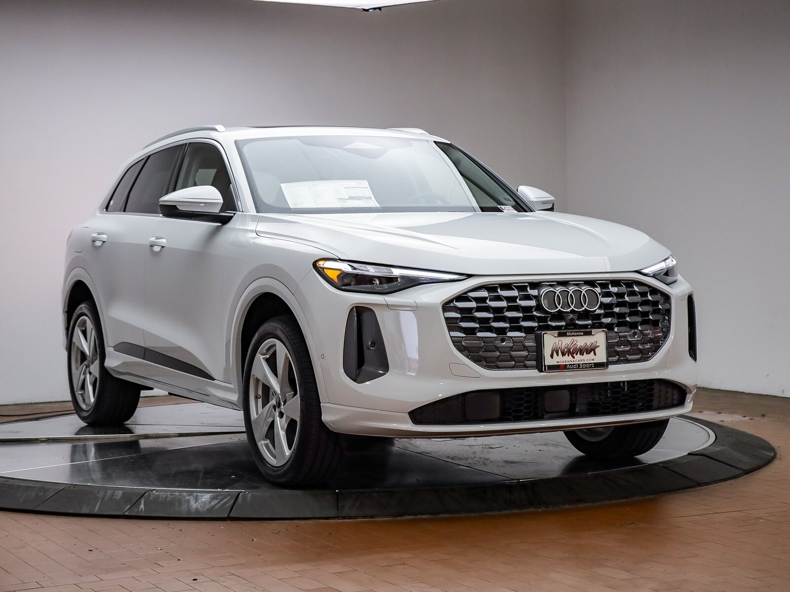 2025 Audi Q5 2.0T Premium Plus photo 3