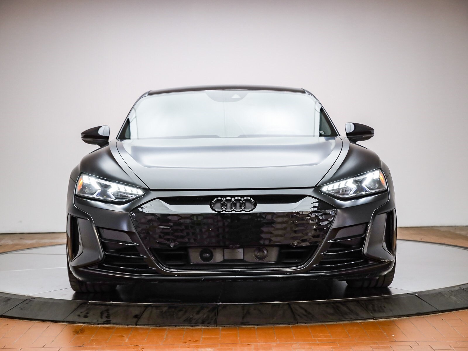 2022 Audi RS e-tron GT Base photo 2