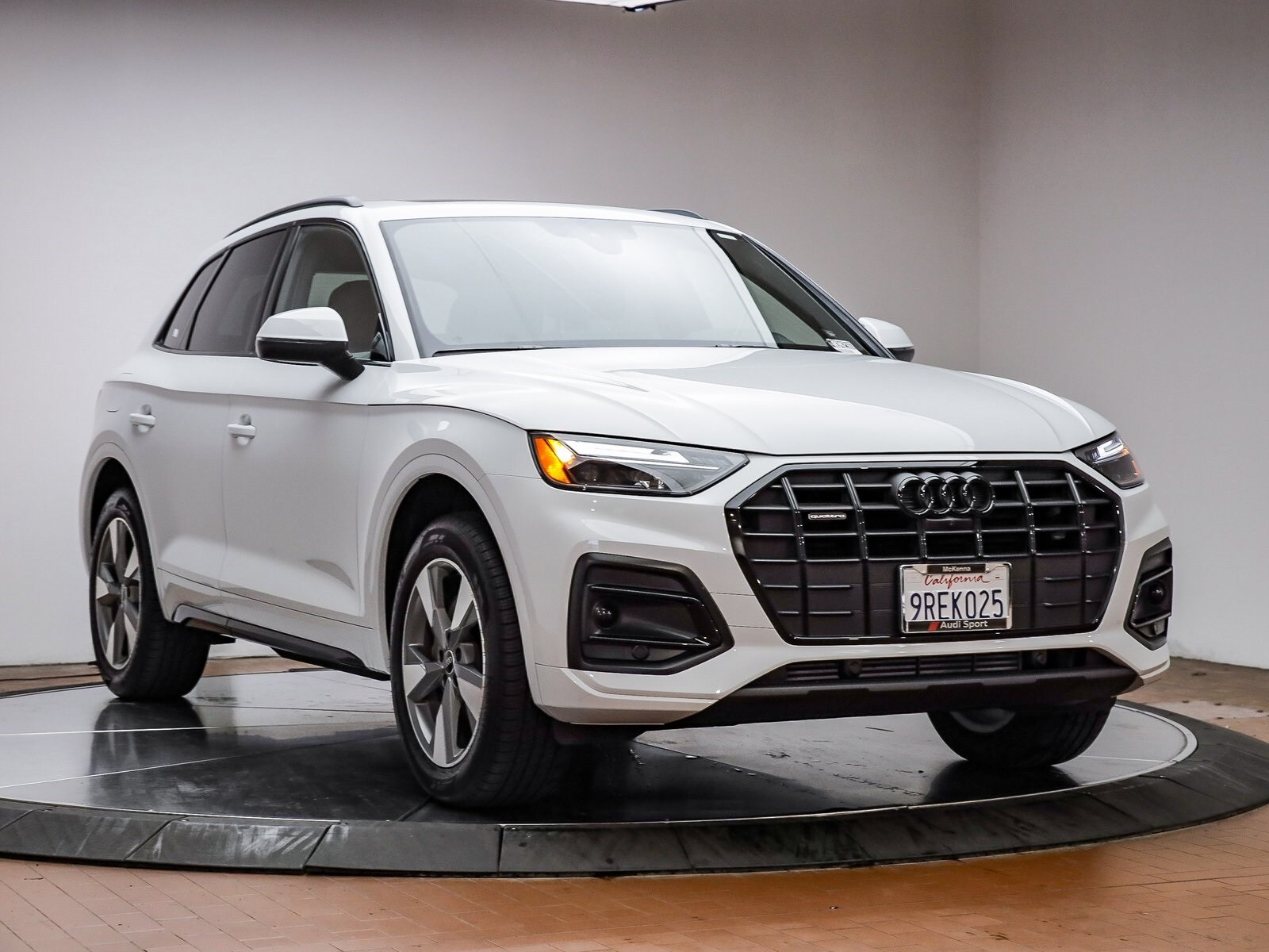 2024 Audi Q5 40 Premium Plus photo 3