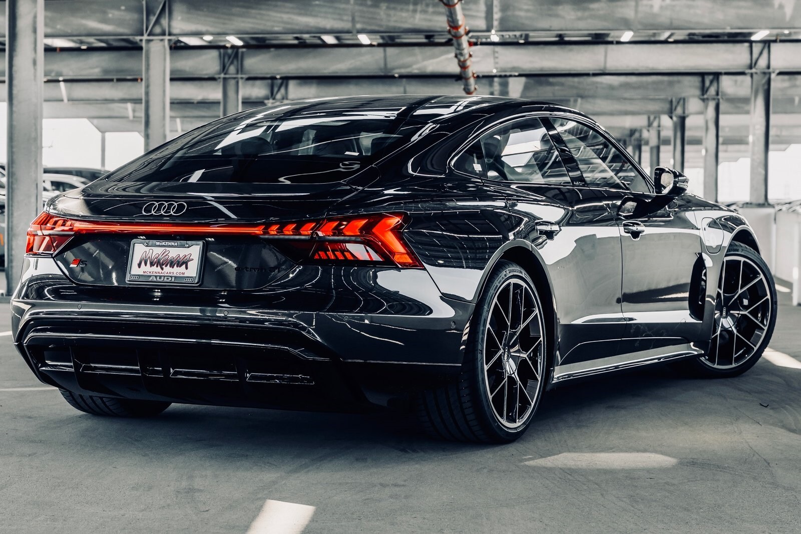 2025 Audi e-tron GT Premium Plus photo 2