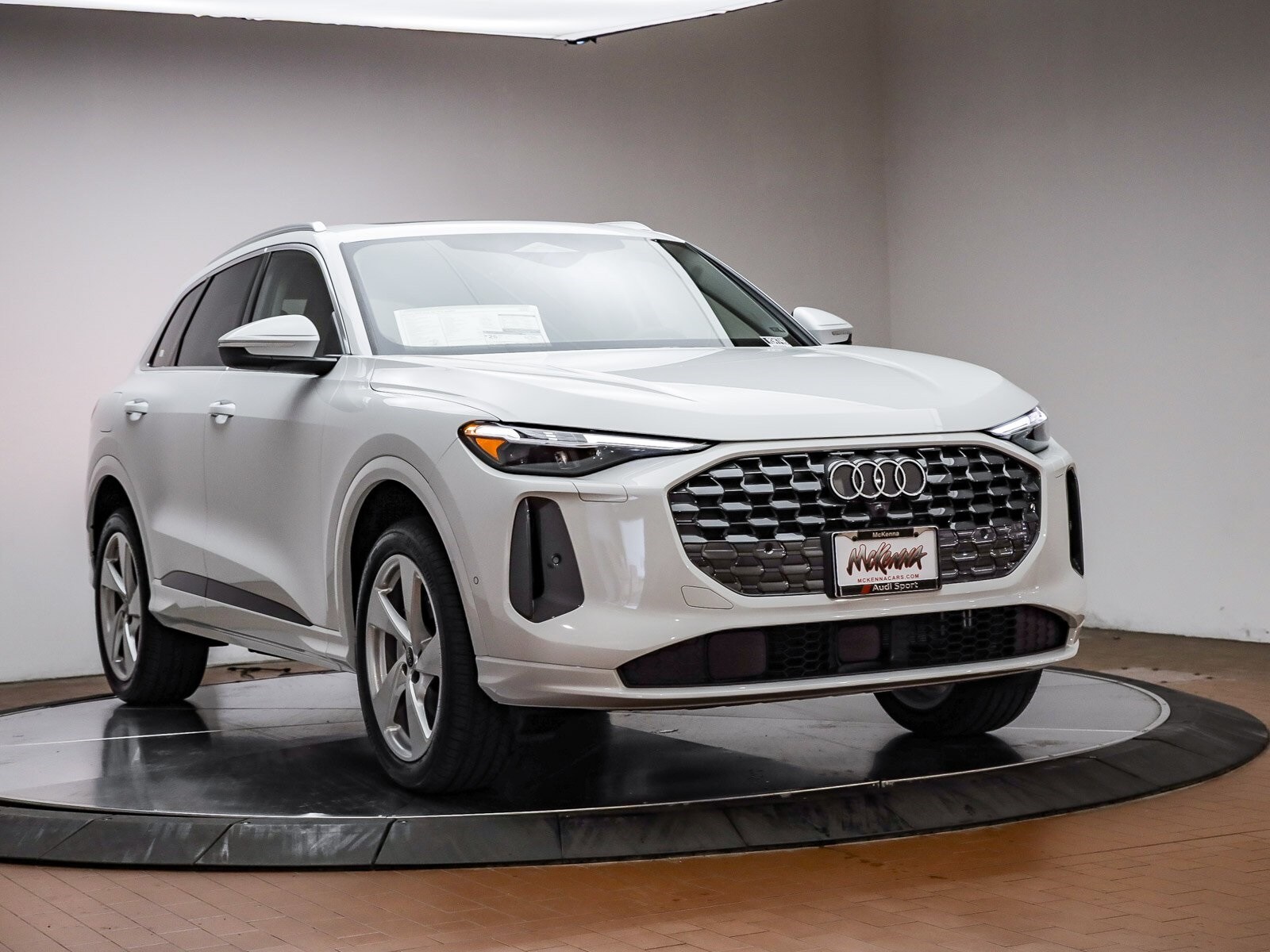 2025 Audi Q5 2.0T Premium Plus photo 3