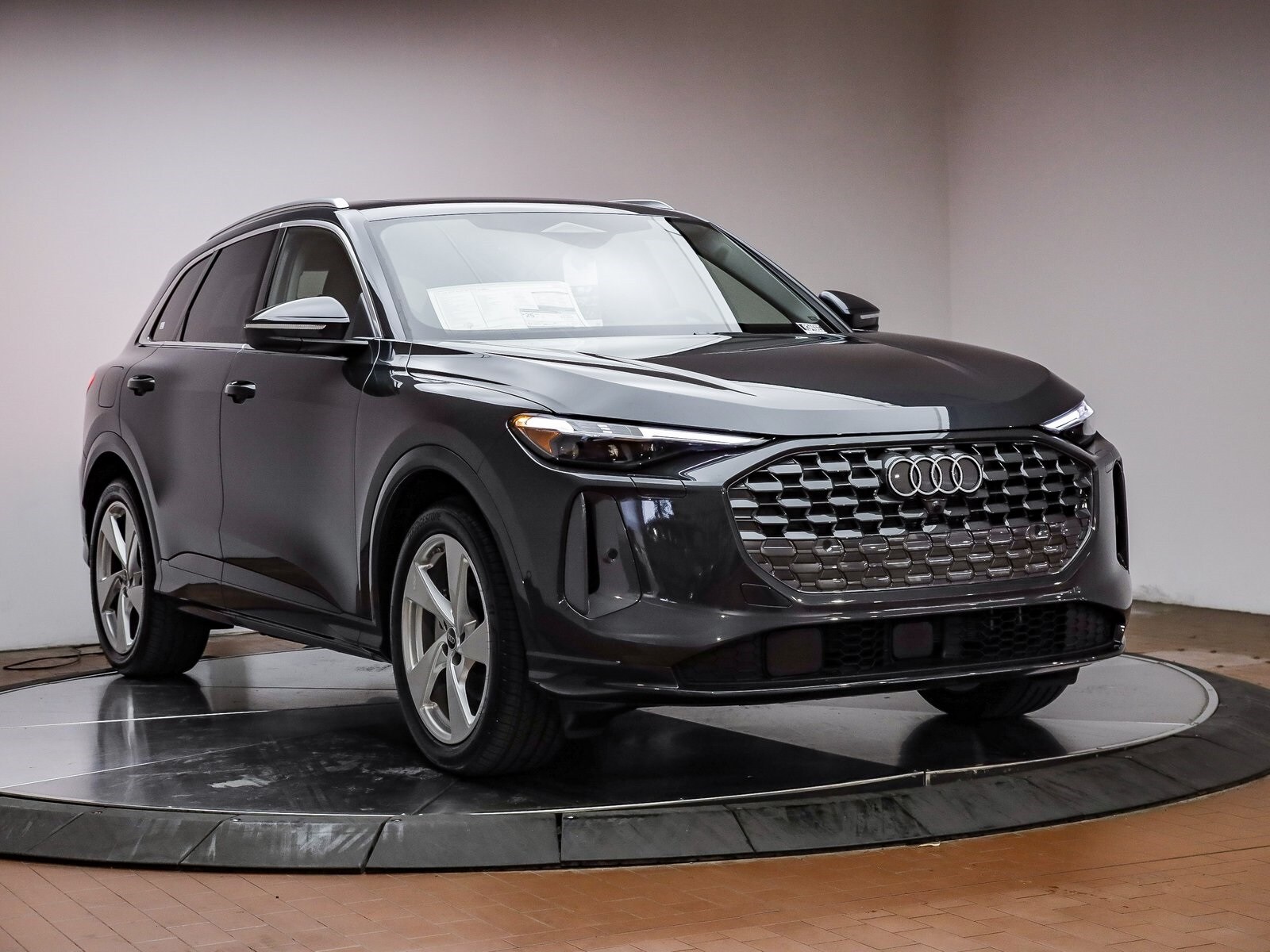 2025 Audi Q5 2.0T Prestige photo 2