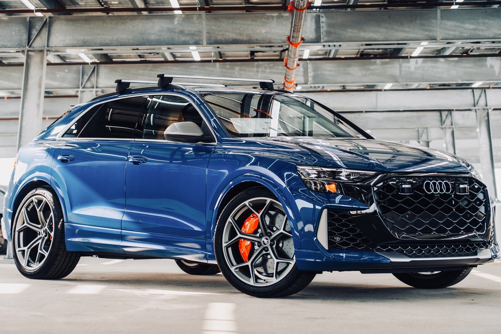 2025 Audi RS Q8 photo 3