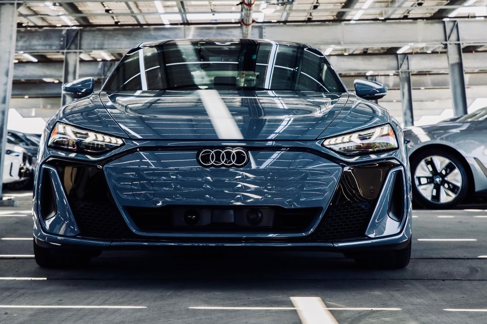 2025 Audi e-tron GT Premium Plus photo 4