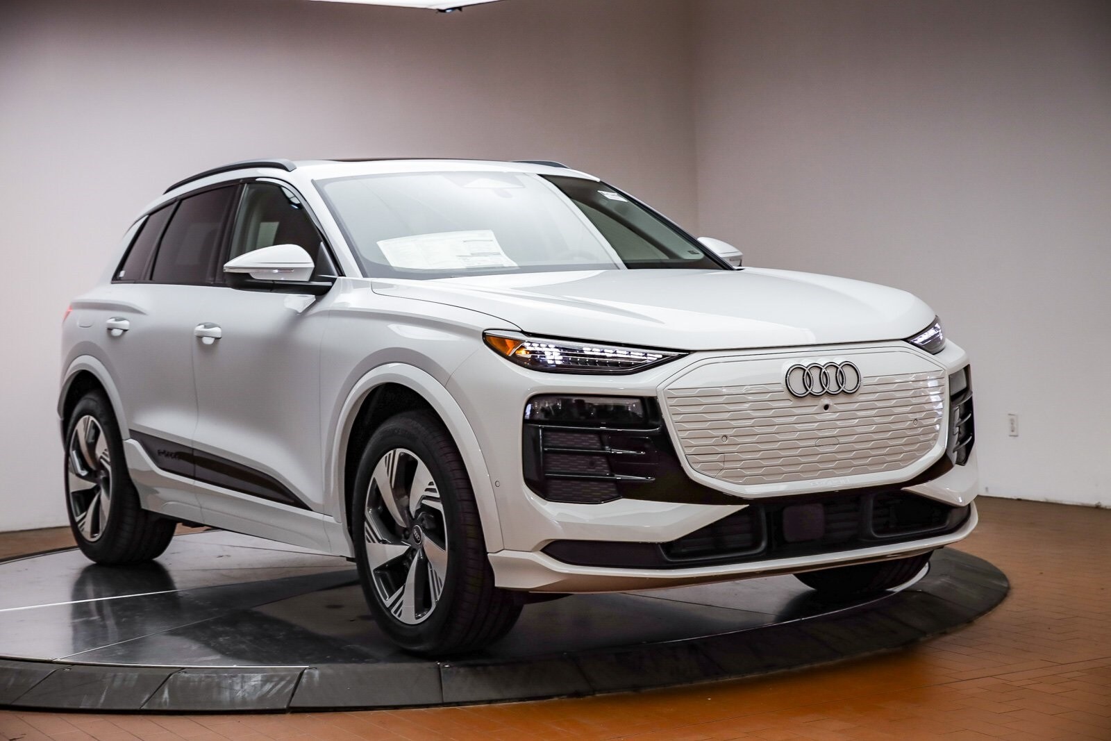 2025 Audi Q6 E-tron Premium Plus photo 3