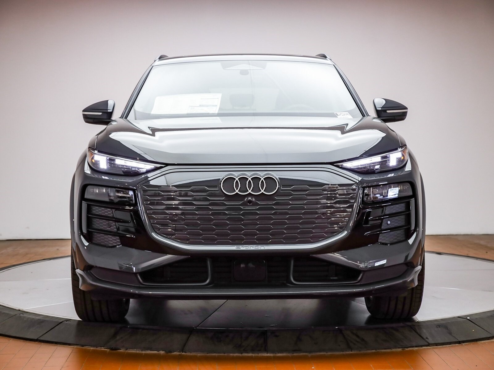 2025 Audi Q6 E-tron Premium Plus photo 2