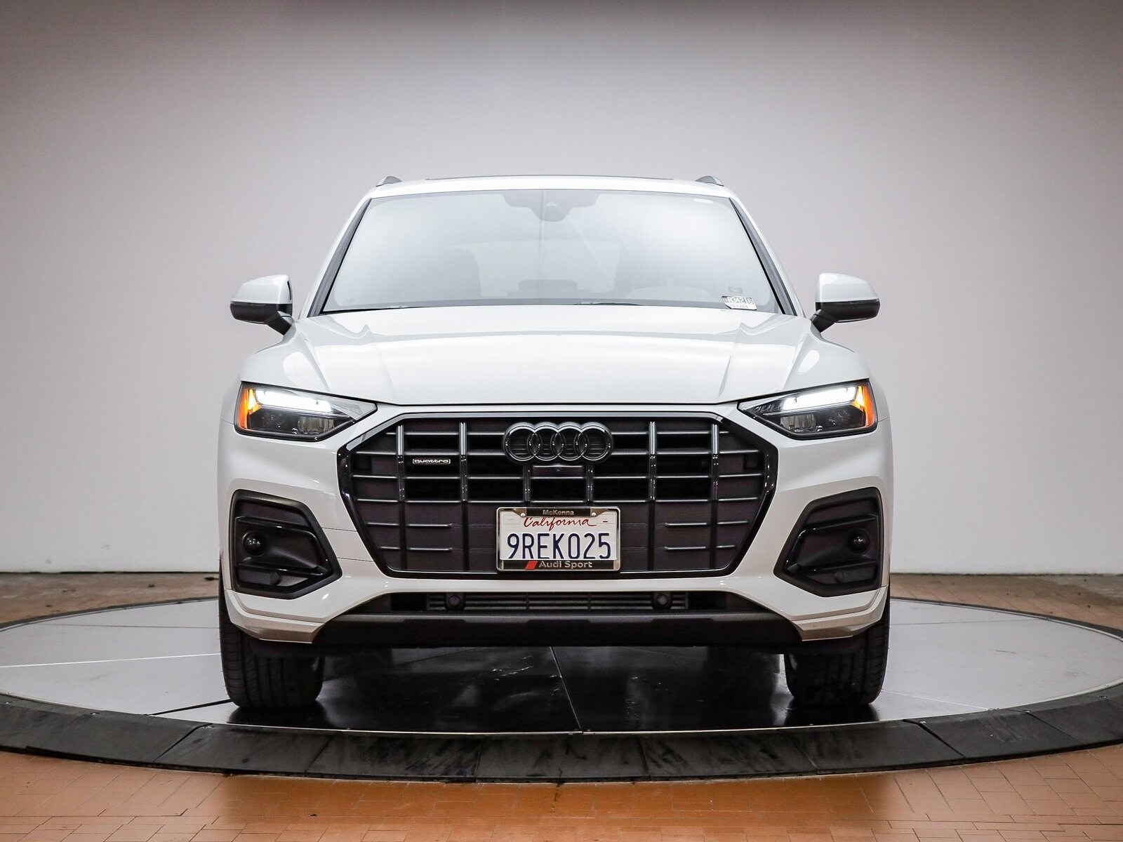 2024 Audi Q5 40 Premium Plus photo 2