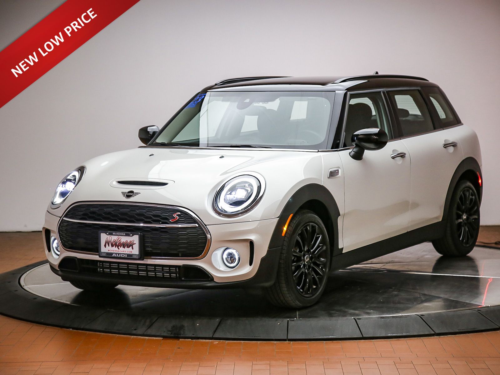 2023 MINI Clubman Cooper S's photo