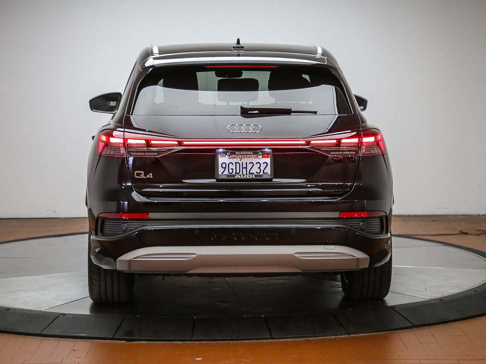 2023 Audi Q4 e-tron Premium Plus photo 2