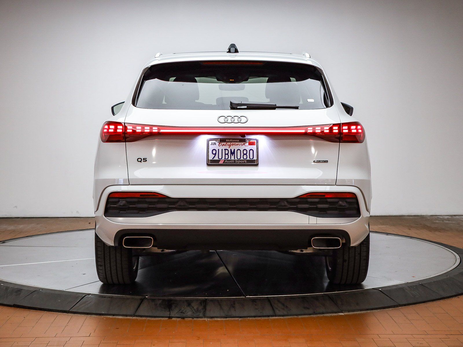 2025 Audi Q5 2.0T Premium Plus photo 3