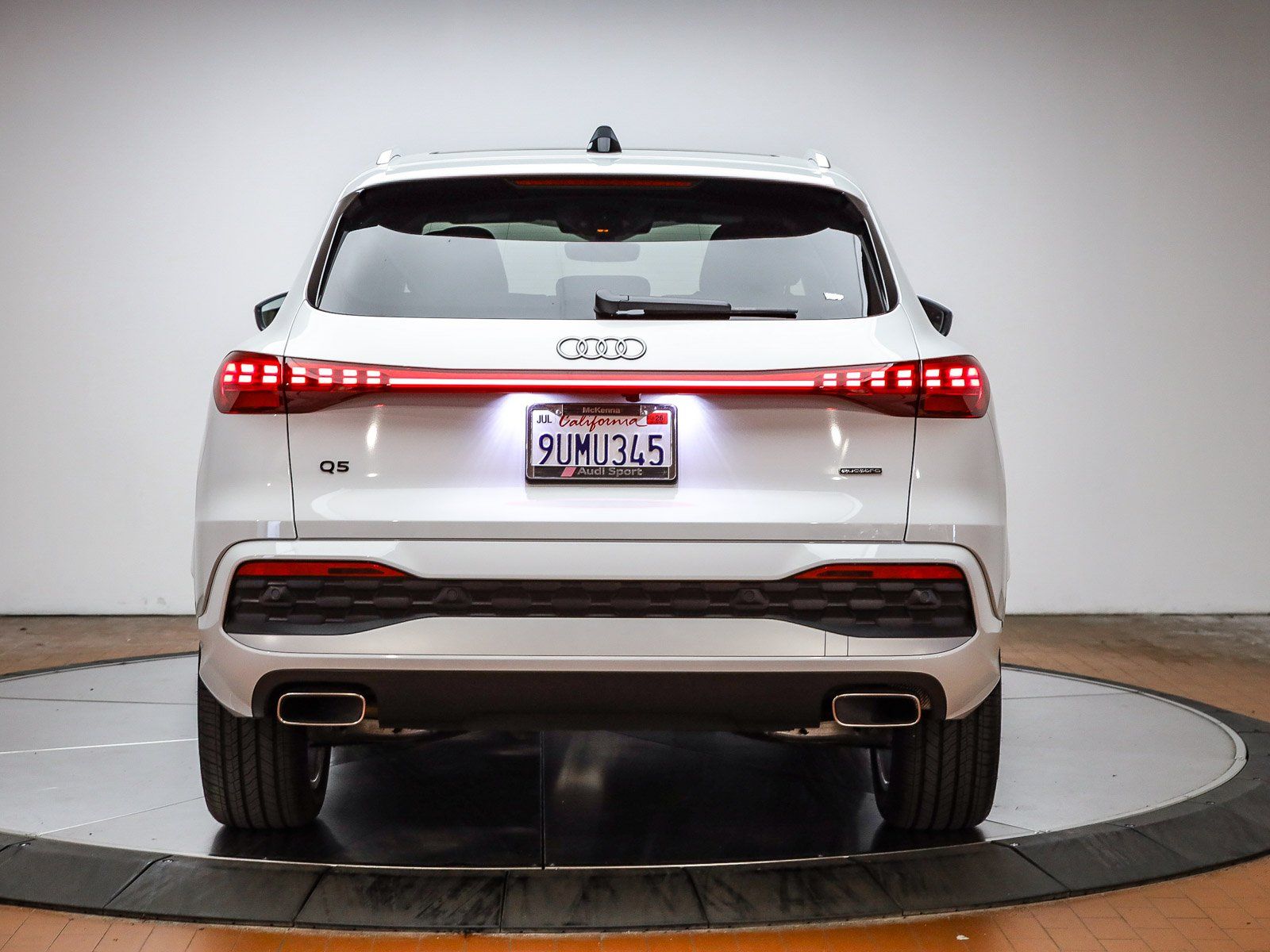 2025 Audi Q5 2.0T Premium Plus photo 3