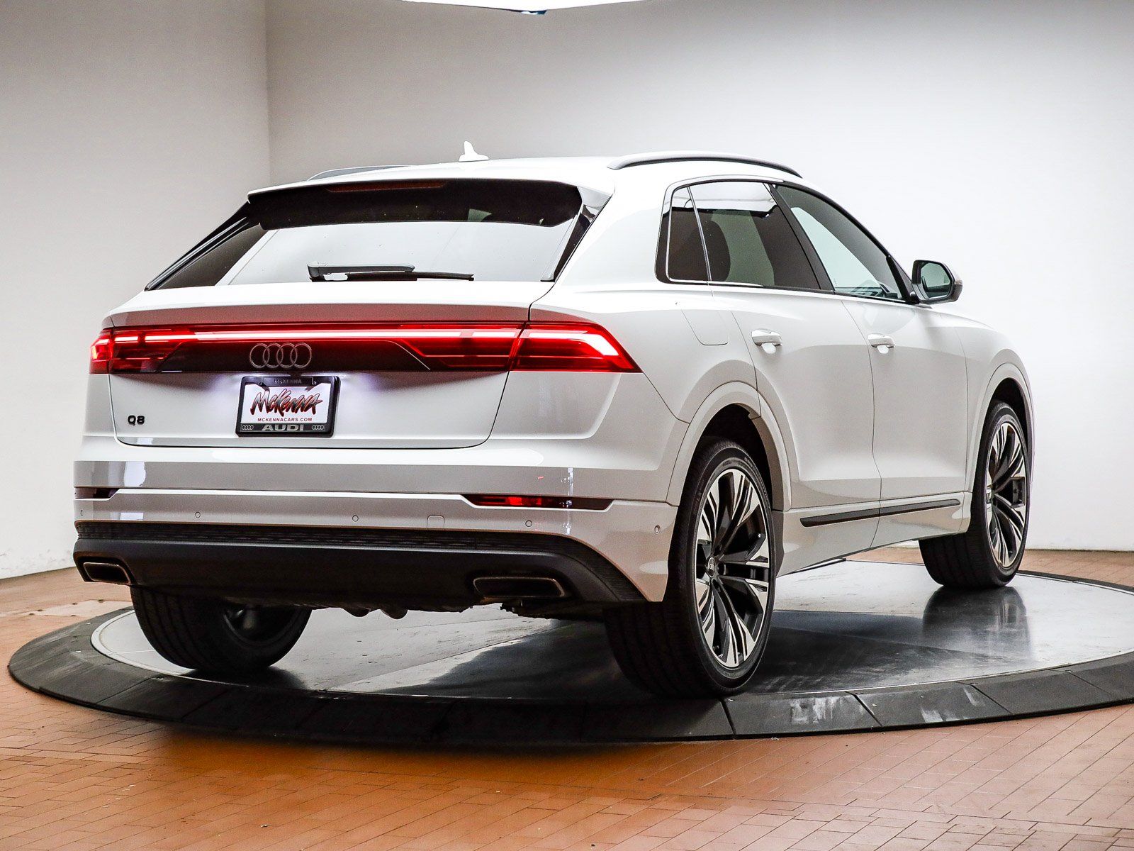 2024 Audi Q8 55 Premium photo 6