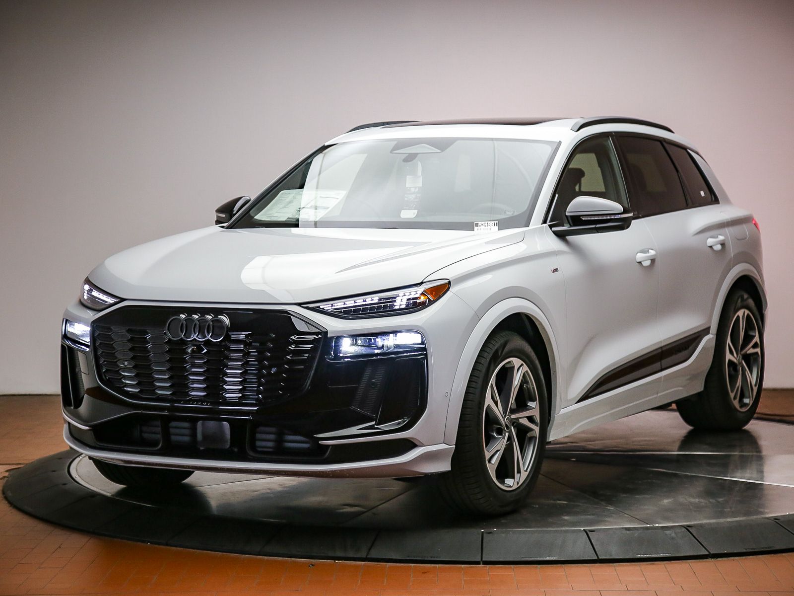 2027 Audi Q6 e-tron Prestige quattro's photo