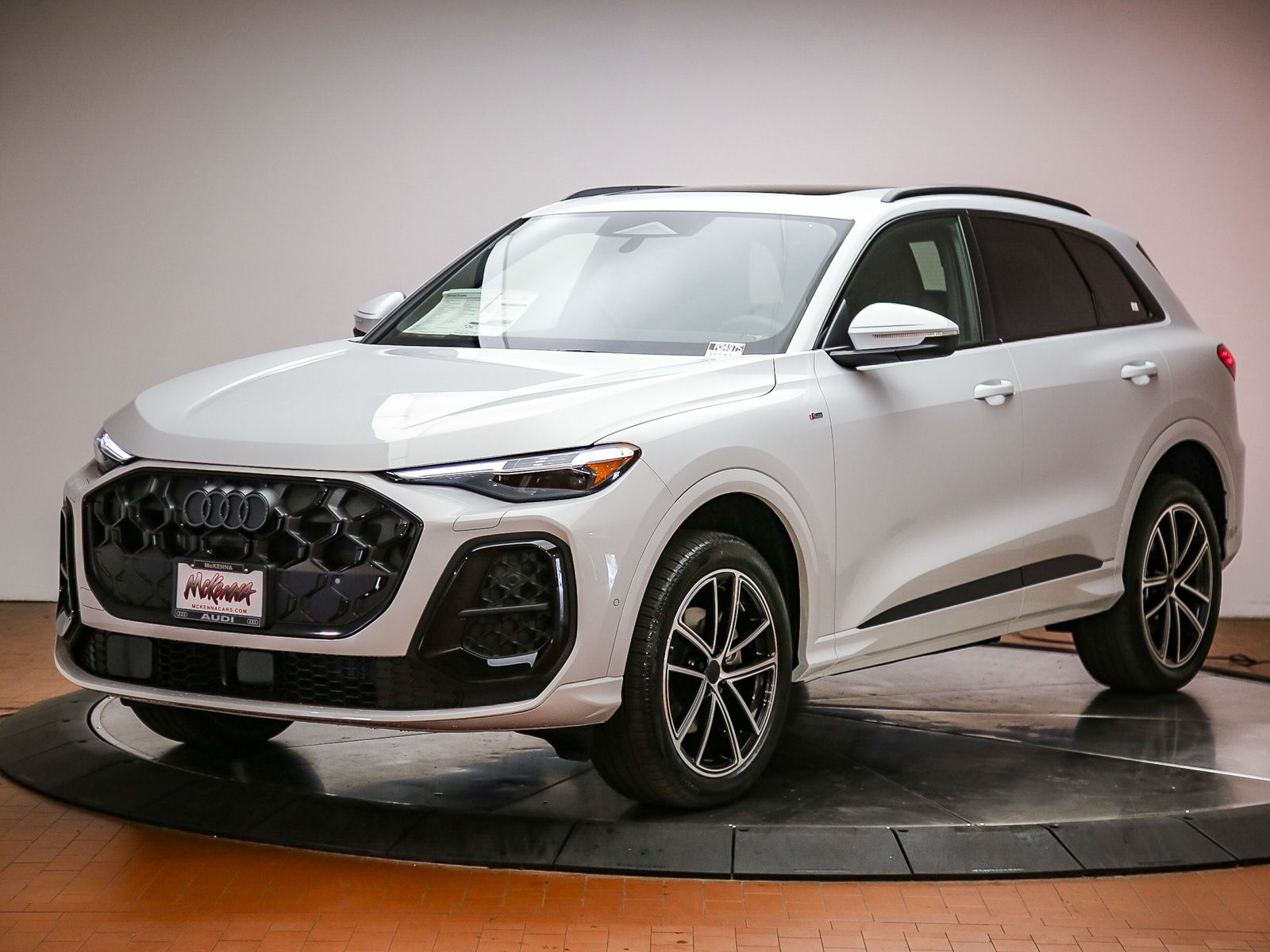 2026 Audi Q5 Premium Plus quattro's photo