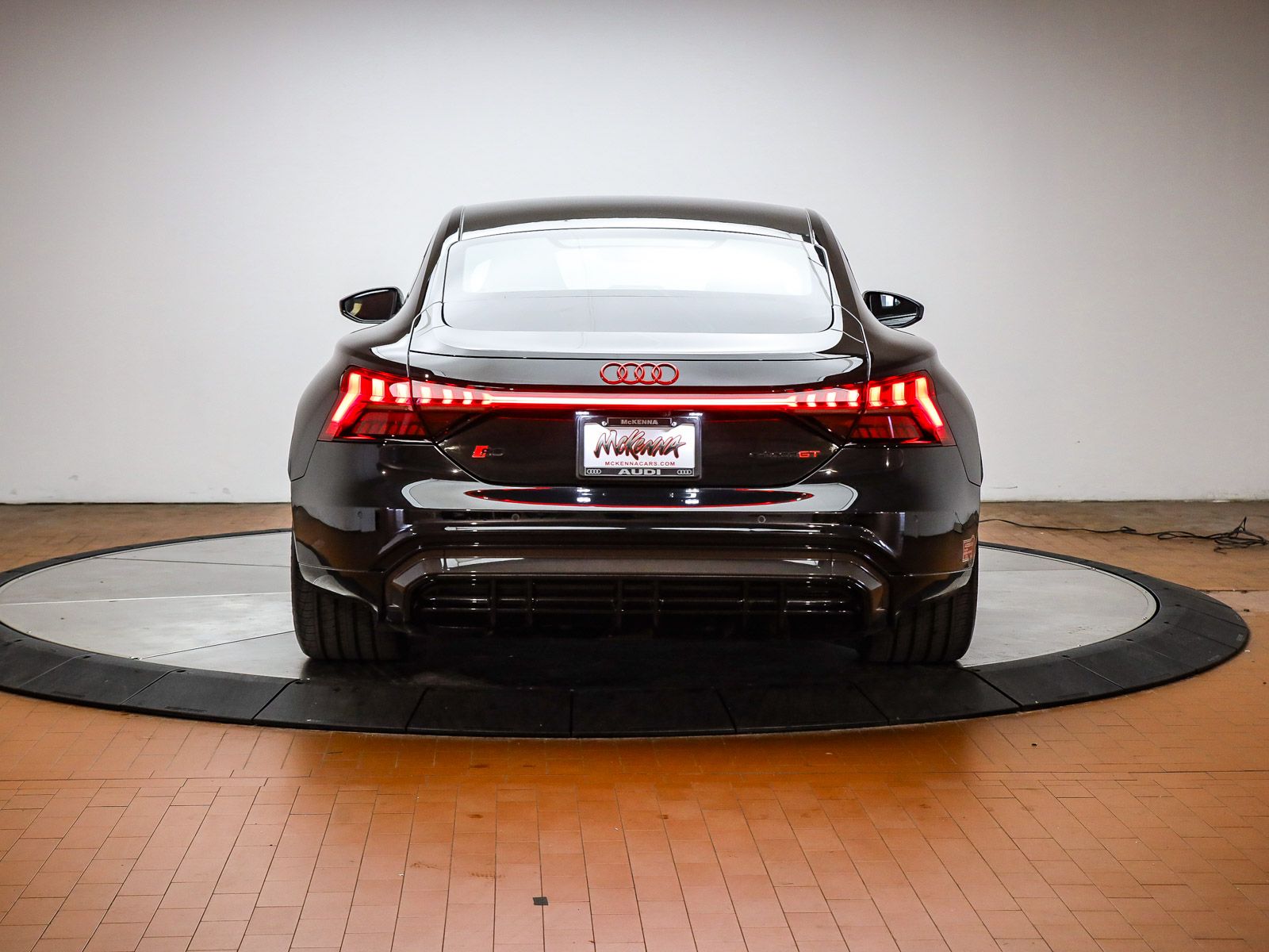 2023 Audi RS e-tron GT Base photo 2