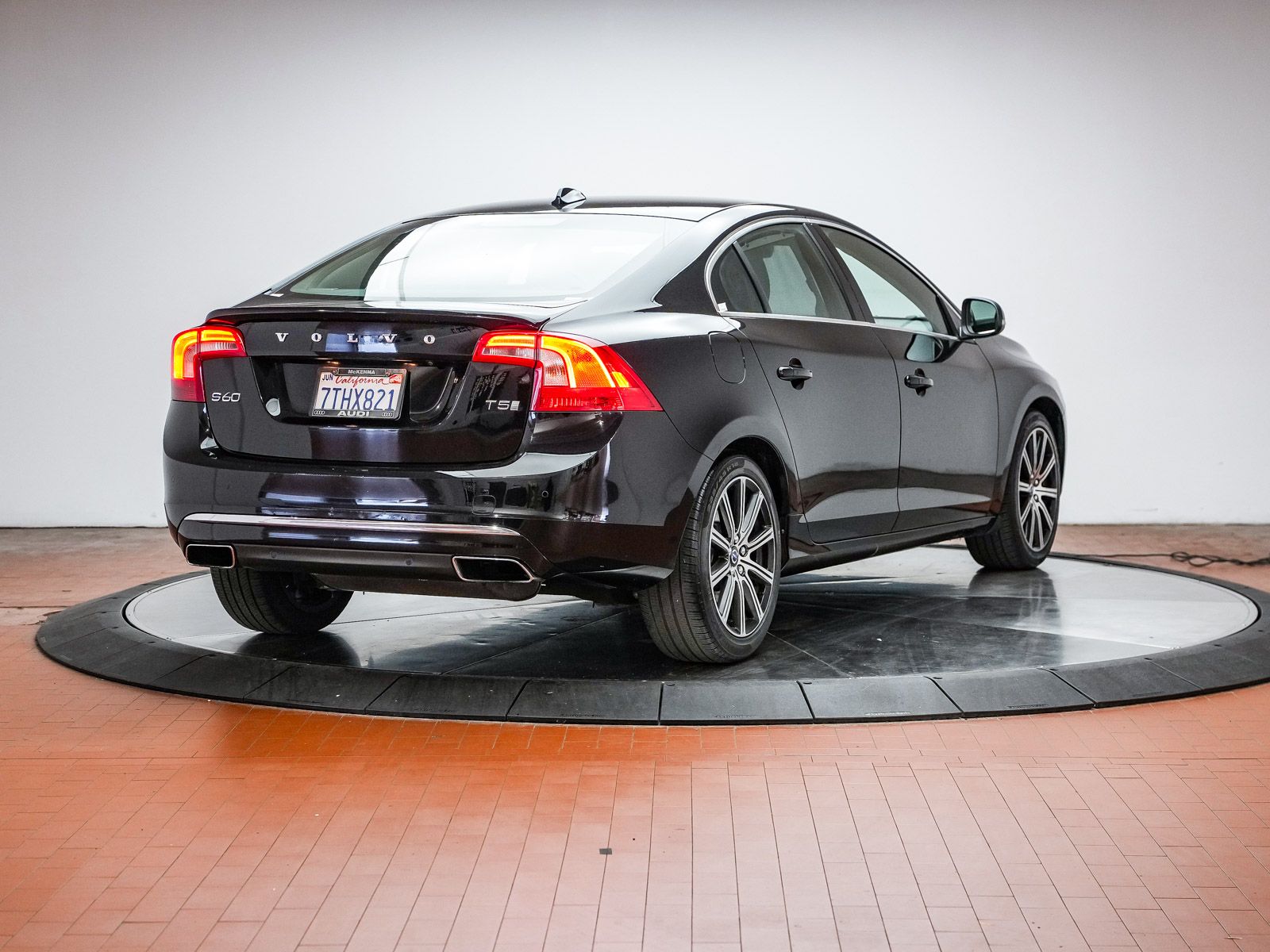 2016 Volvo S60 Inscription T5 photo 4