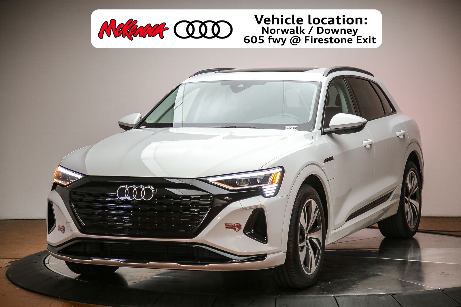 2024 Audi Q8 e-tron 55 114 kWh Premium quattro's photo