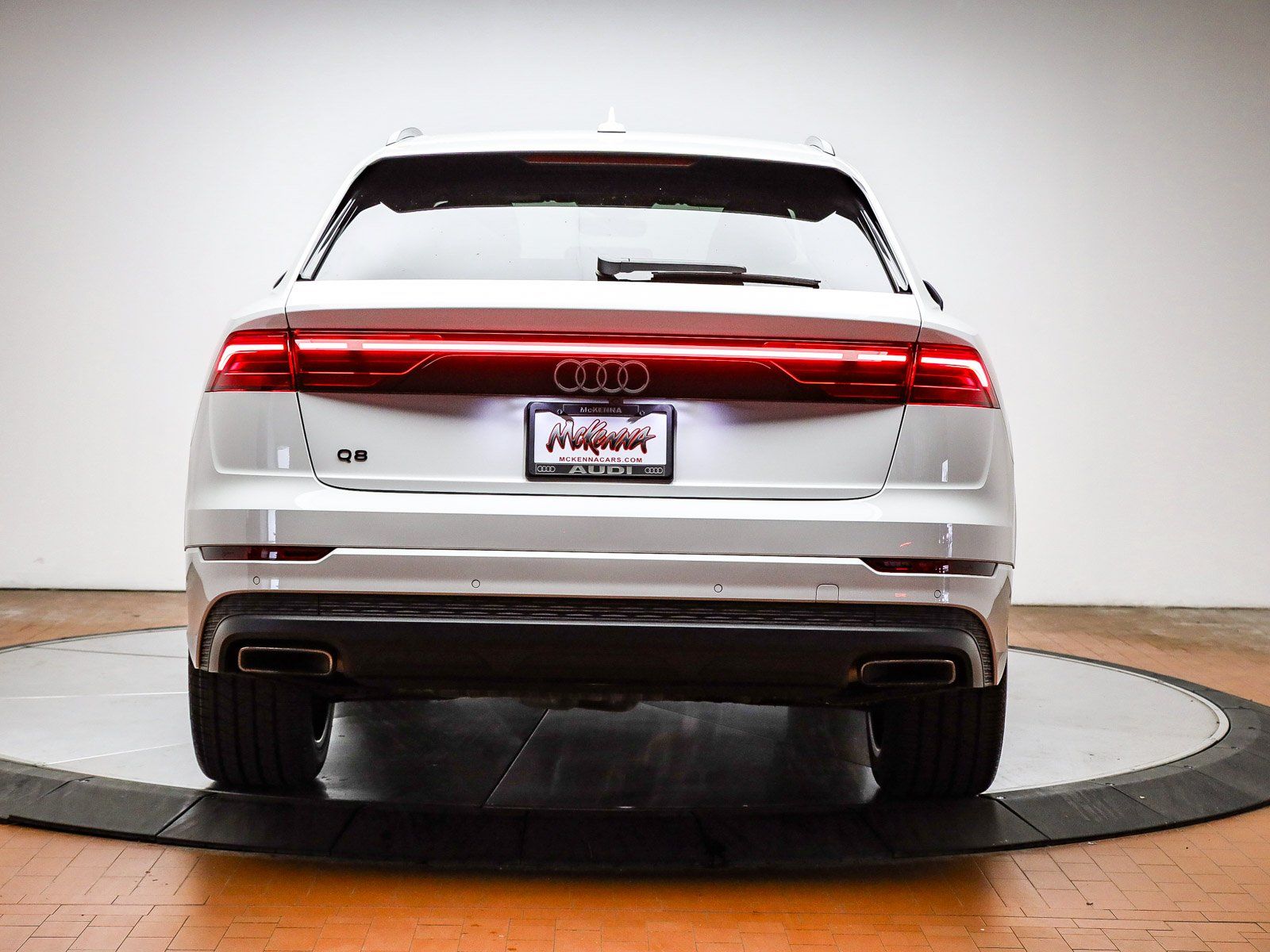 2024 Audi Q8 55 Premium photo 3