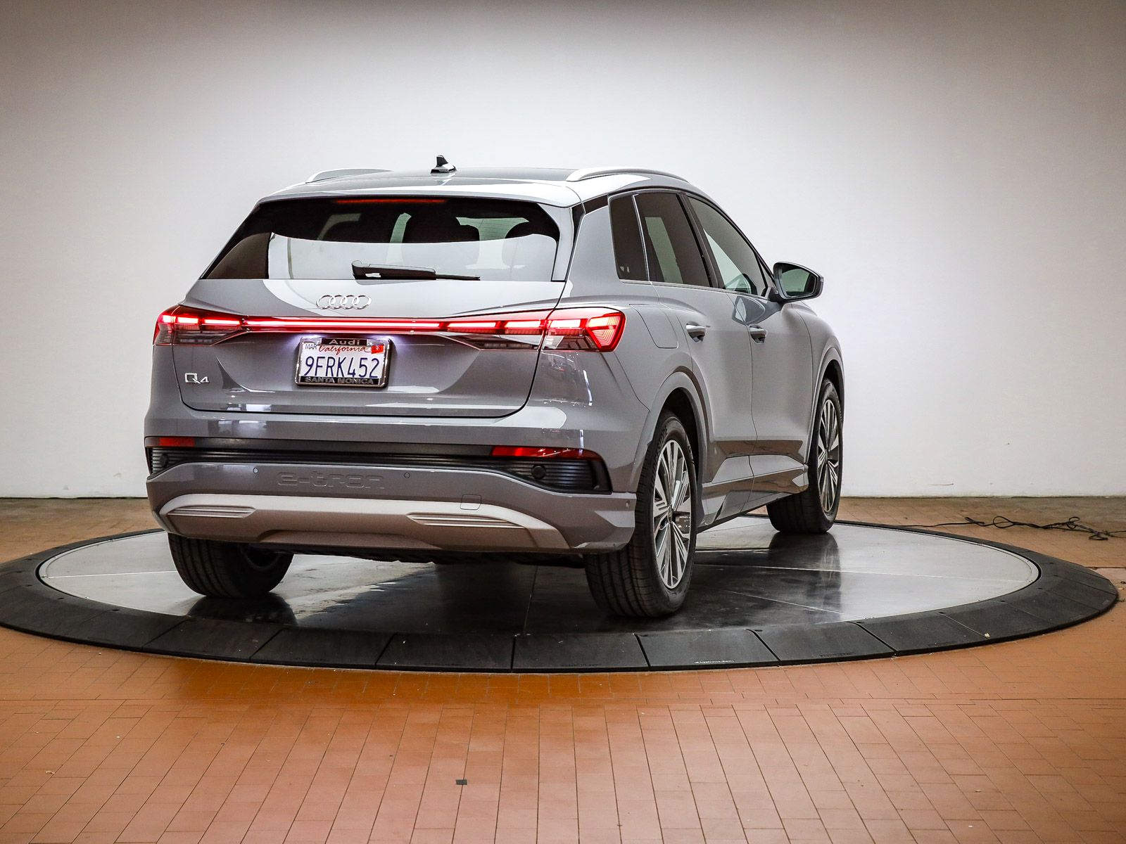 2023 Audi Q4 e-tron Premium Plus photo 4