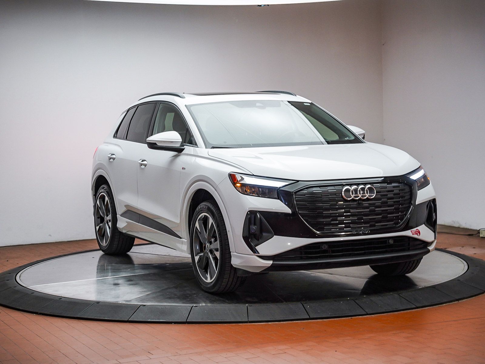 2023 Audi Q4 e-tron Premium Plus photo 2