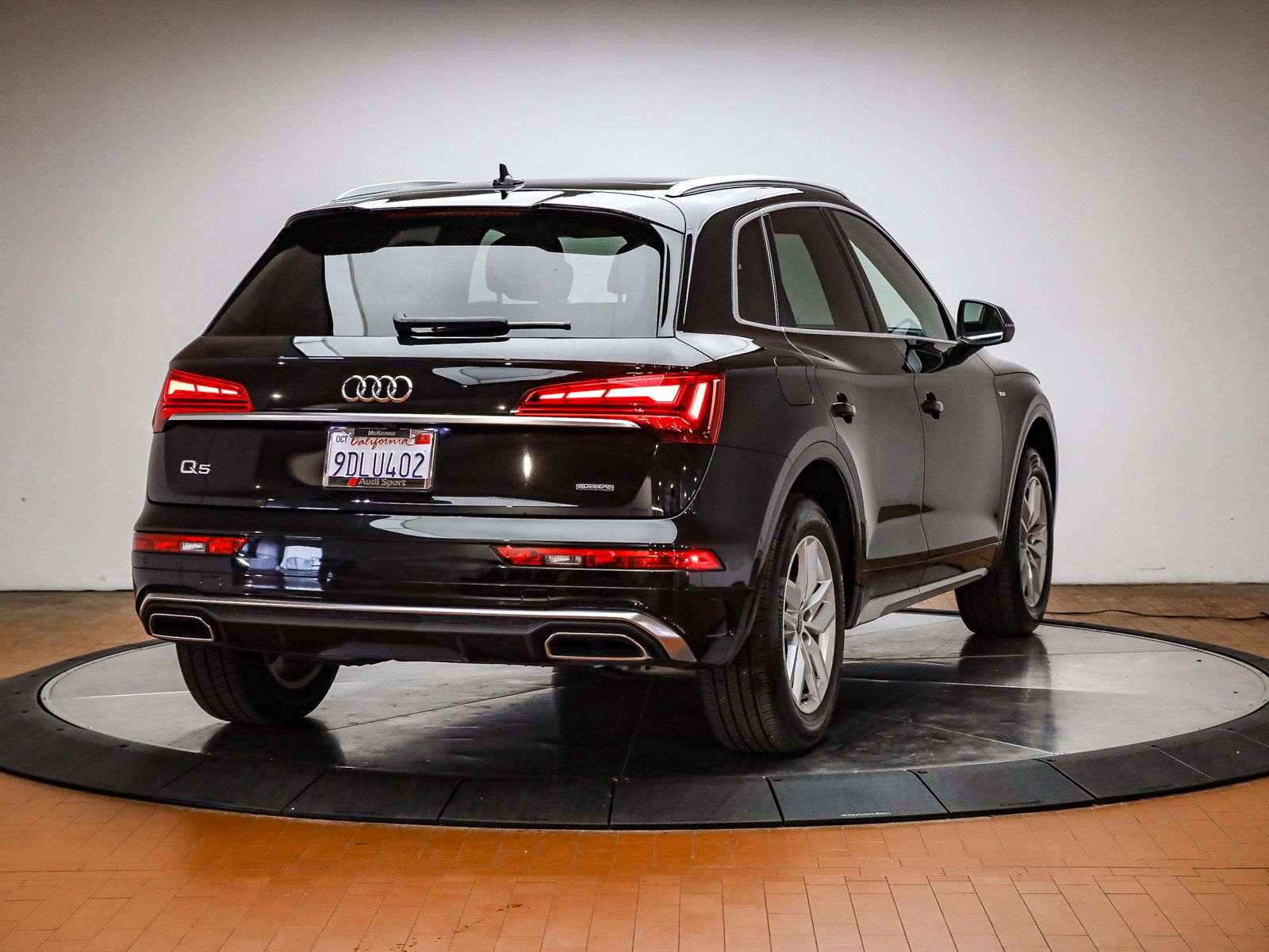 2023 Audi Q5 45 S Line Premium photo 4