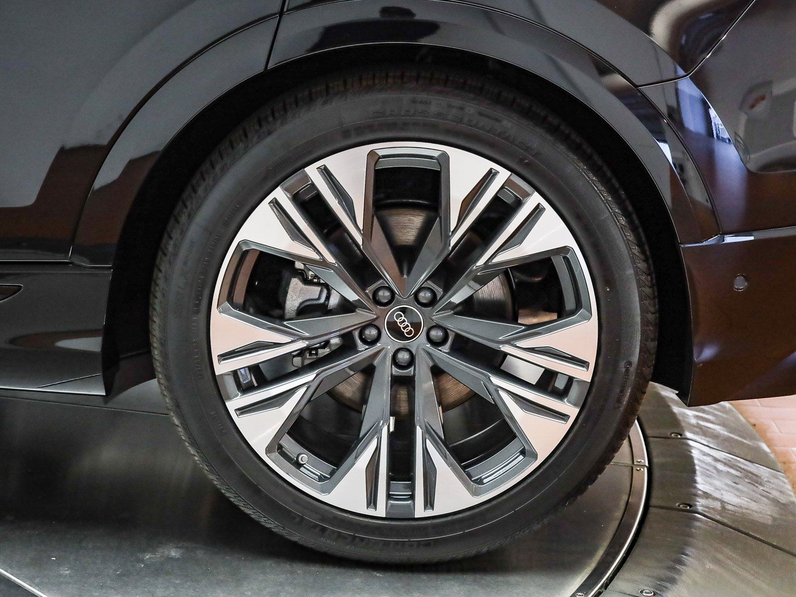 2026 Audi Q8 Prestige - Photo 12