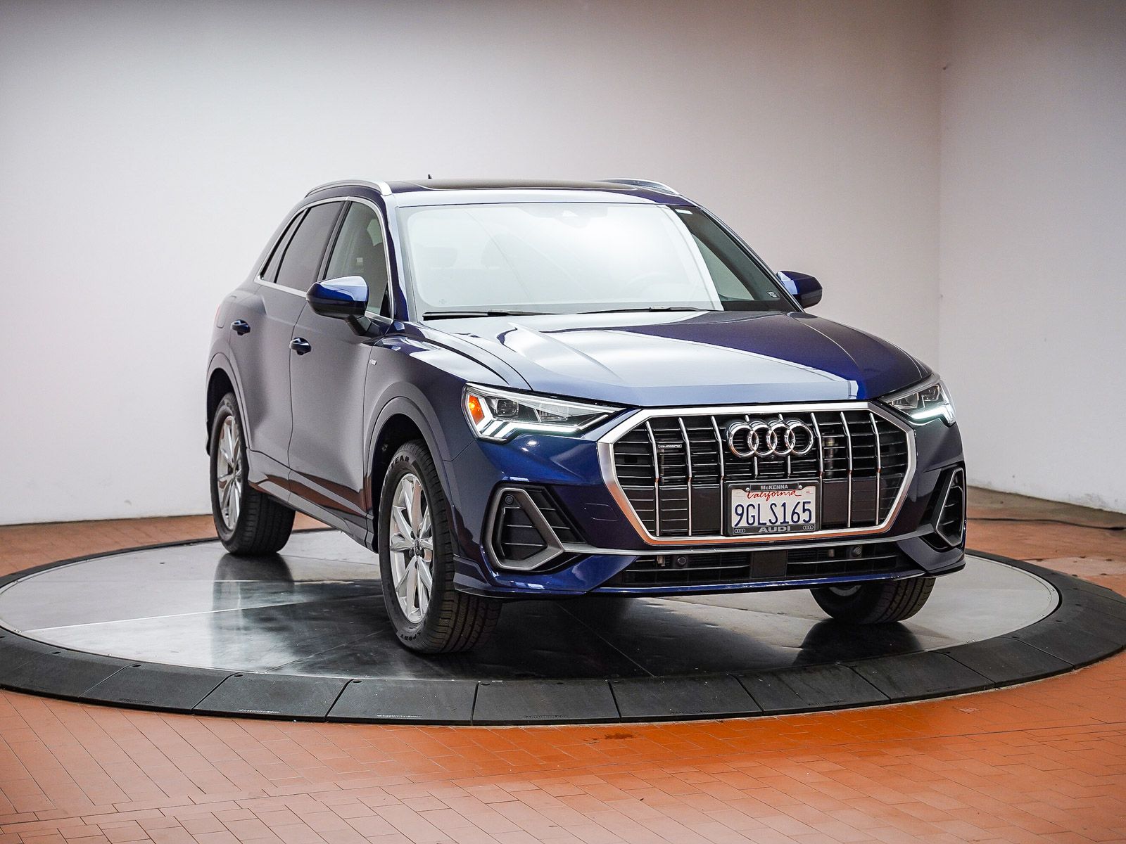 2023 Audi Q3 Premium Plus photo 2