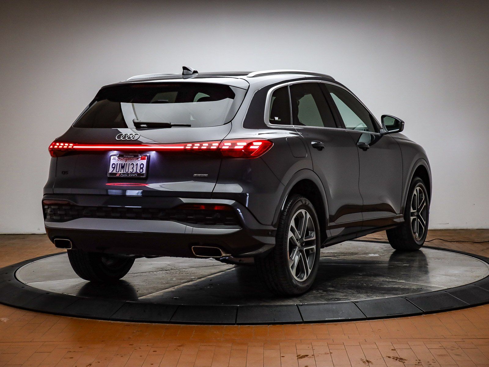 2025 Audi Q5 2.0T Premium photo 5