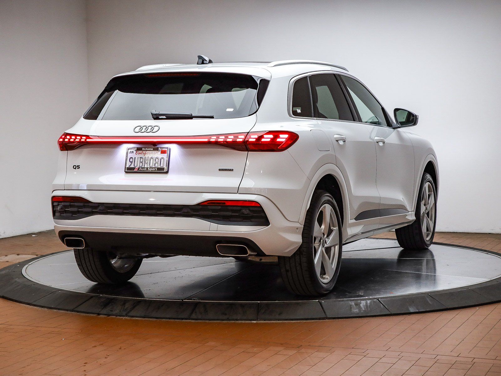 2025 Audi Q5 2.0T Premium Plus photo 6