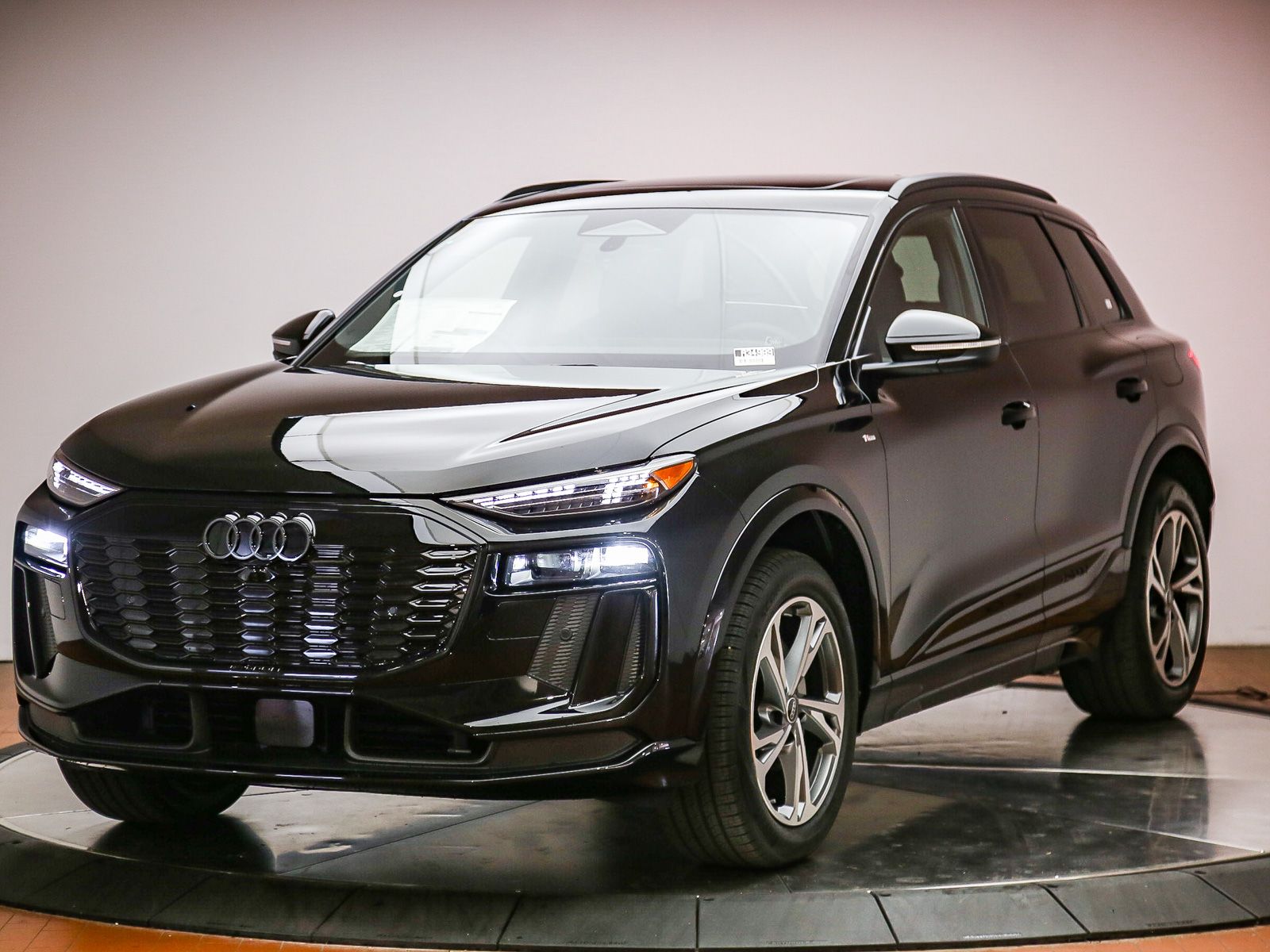 2027 Audi Q6 e-tron Premium Plus quattro's photo