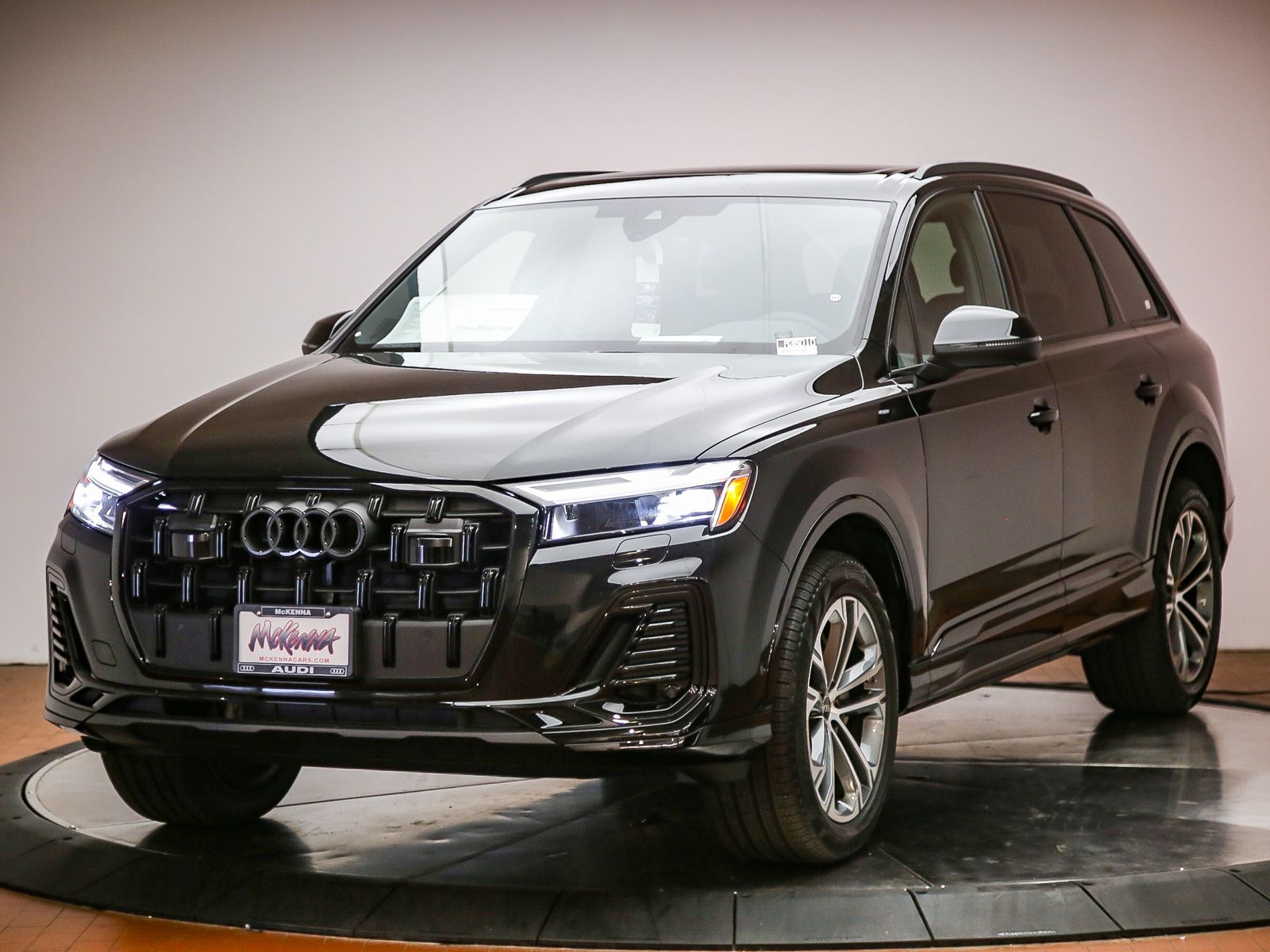 2026 Audi Q7 45 Premium Plus quattro Tiptronic's photo