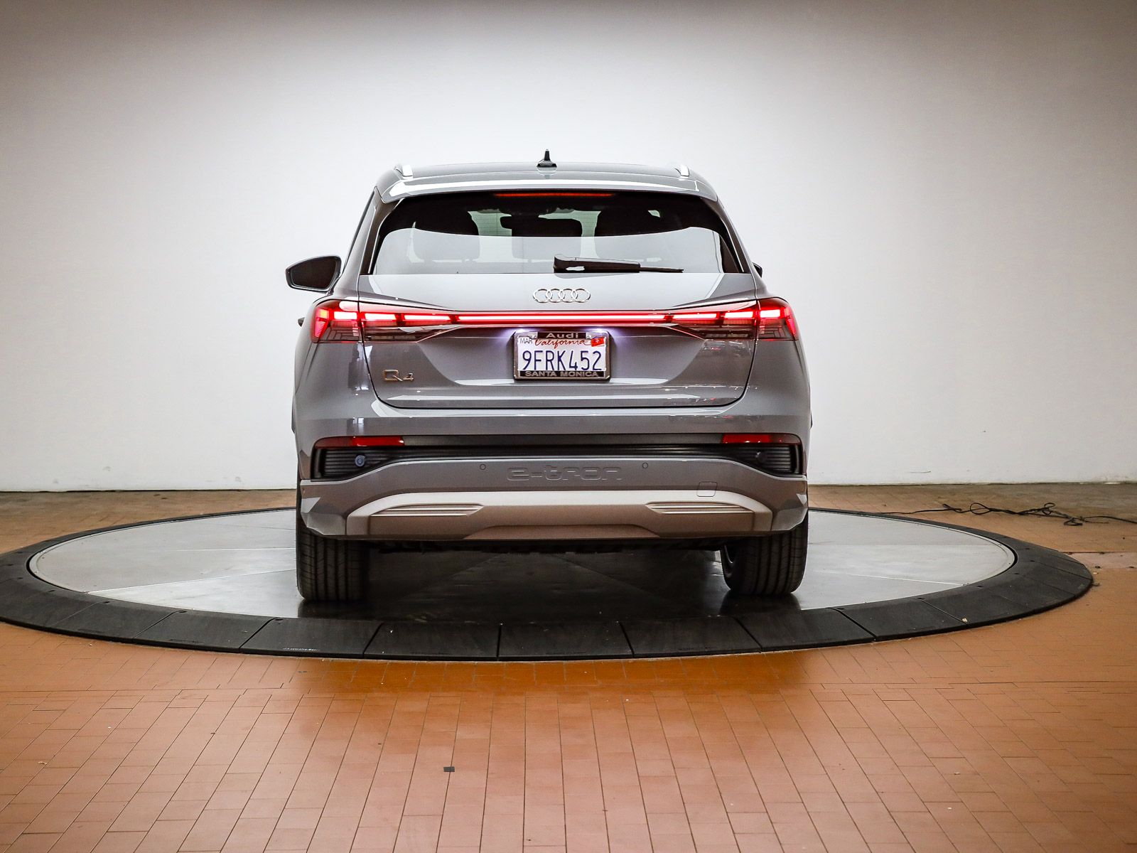 2023 Audi Q4 e-tron Premium Plus photo 2