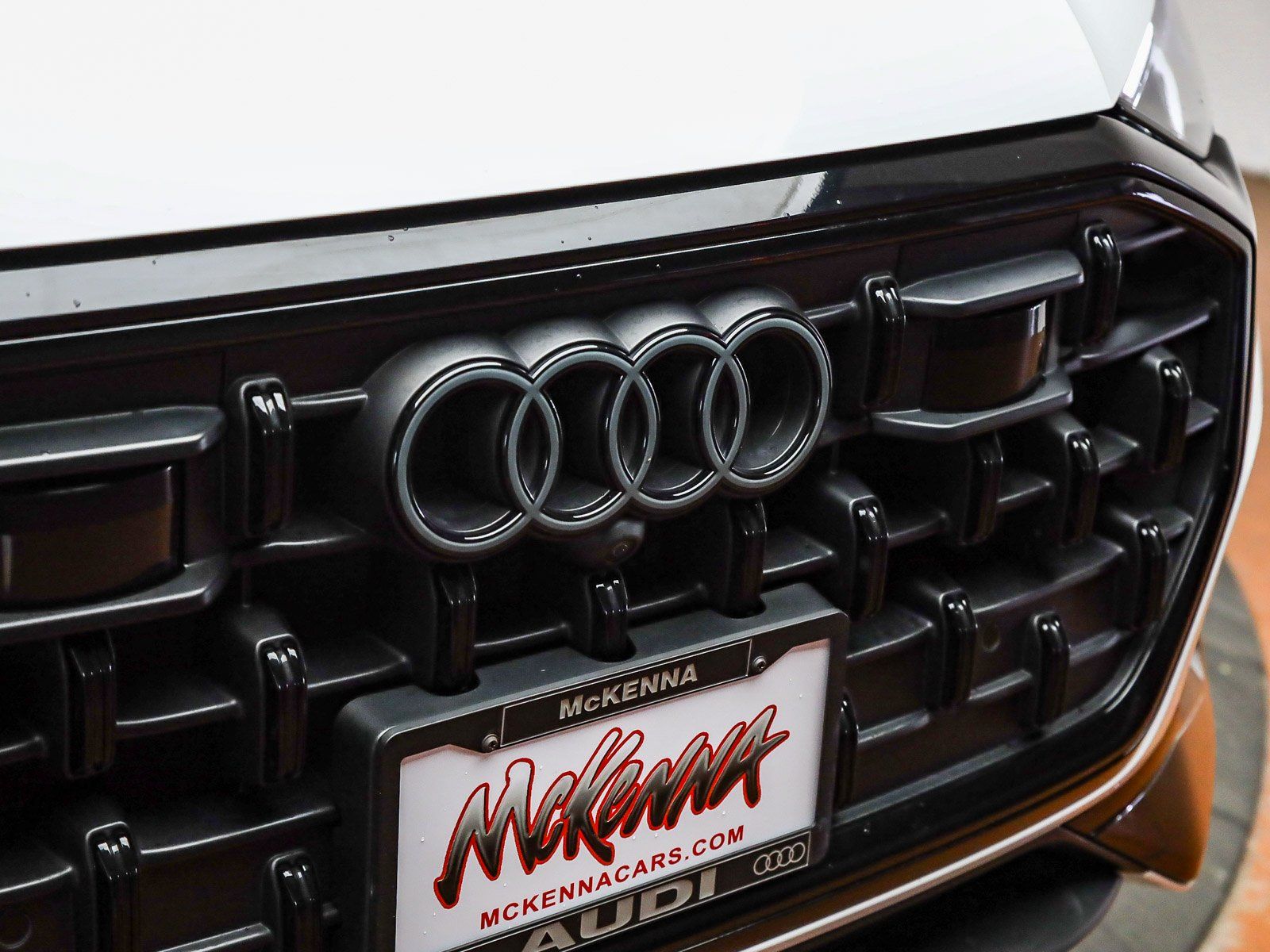 2024 Audi Q8 55 Premium photo 5