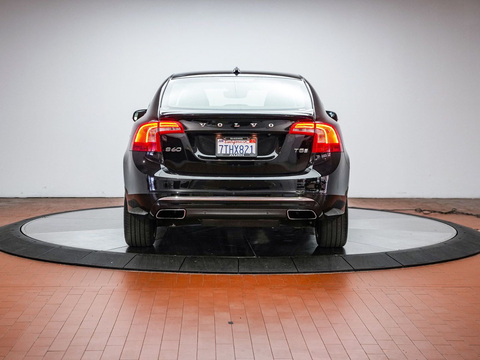 2016 Volvo S60 Inscription T5 photo 2