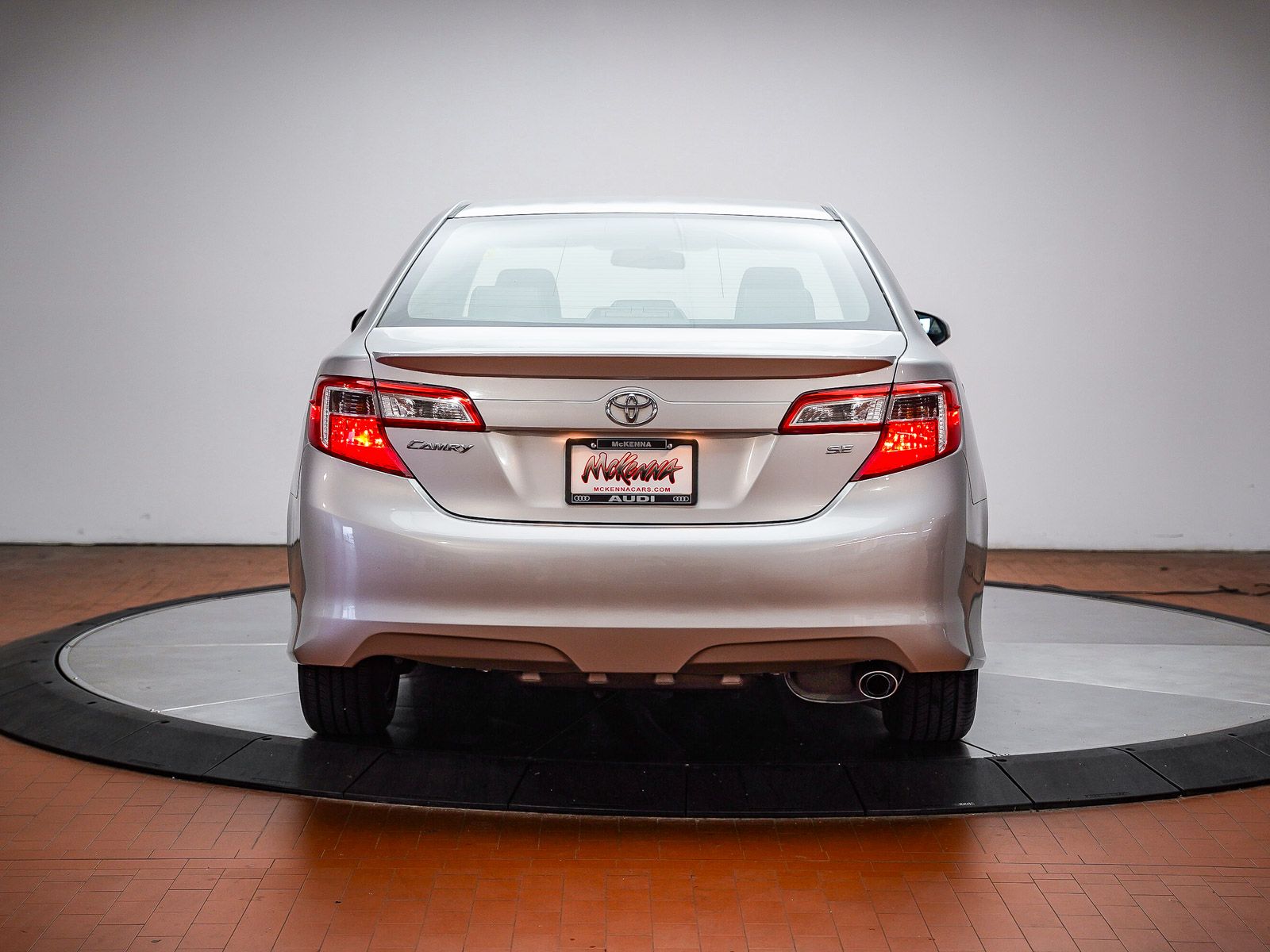 2013 Toyota Camry SE photo 5