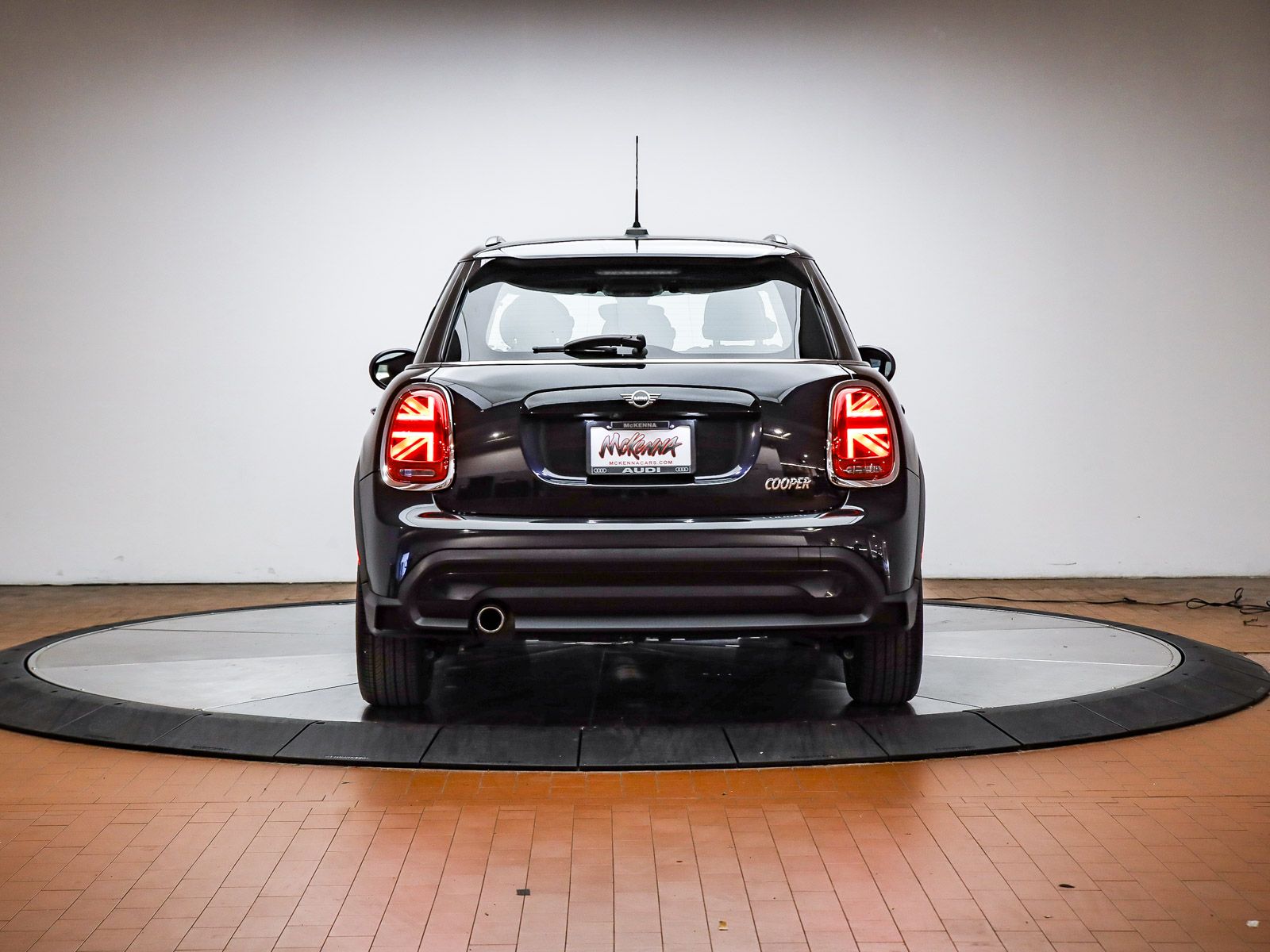 2024 MINI Cooper photo 2