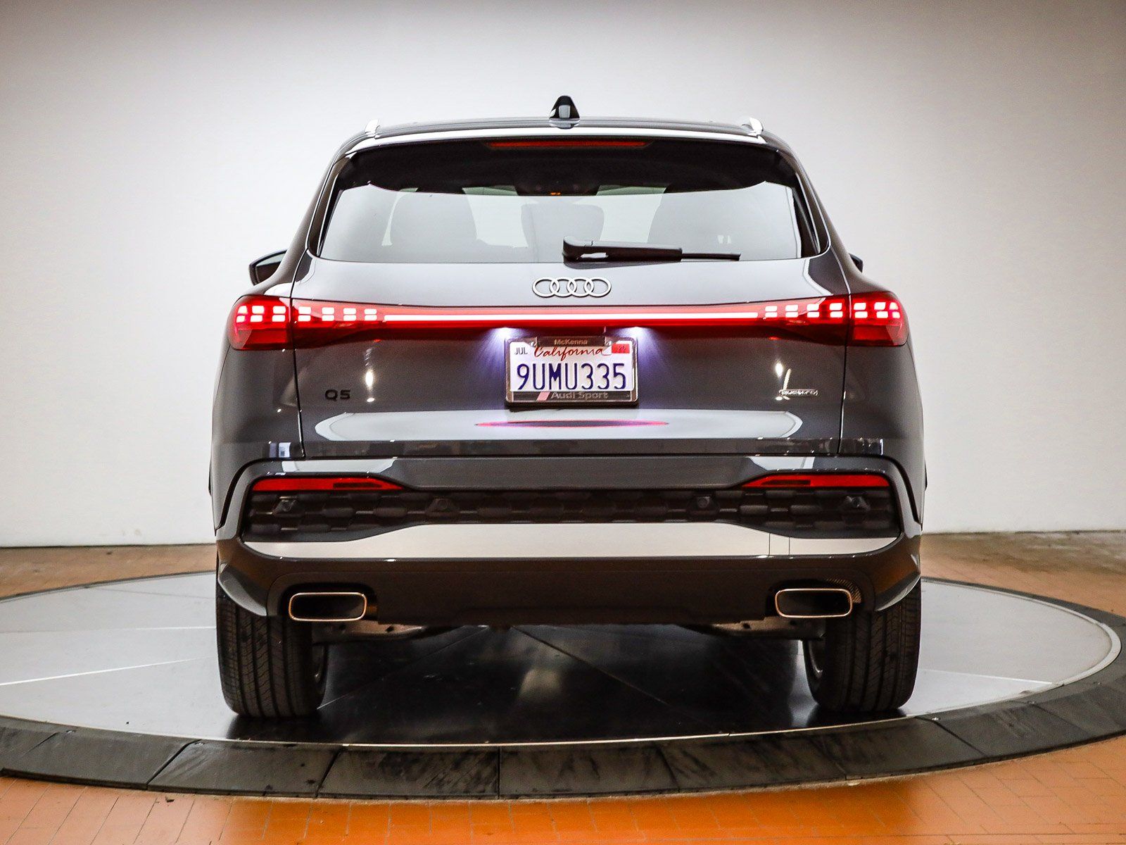 2025 Audi Q5 2.0T Premium Plus photo 3