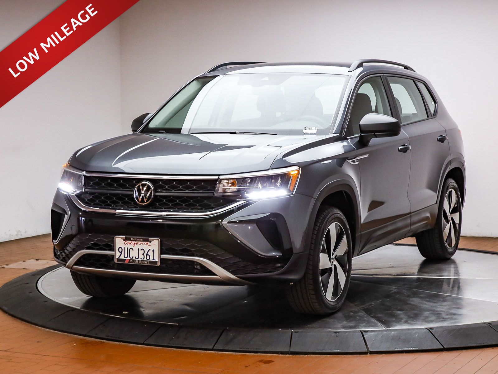 2024 Volkswagen Taos's photo