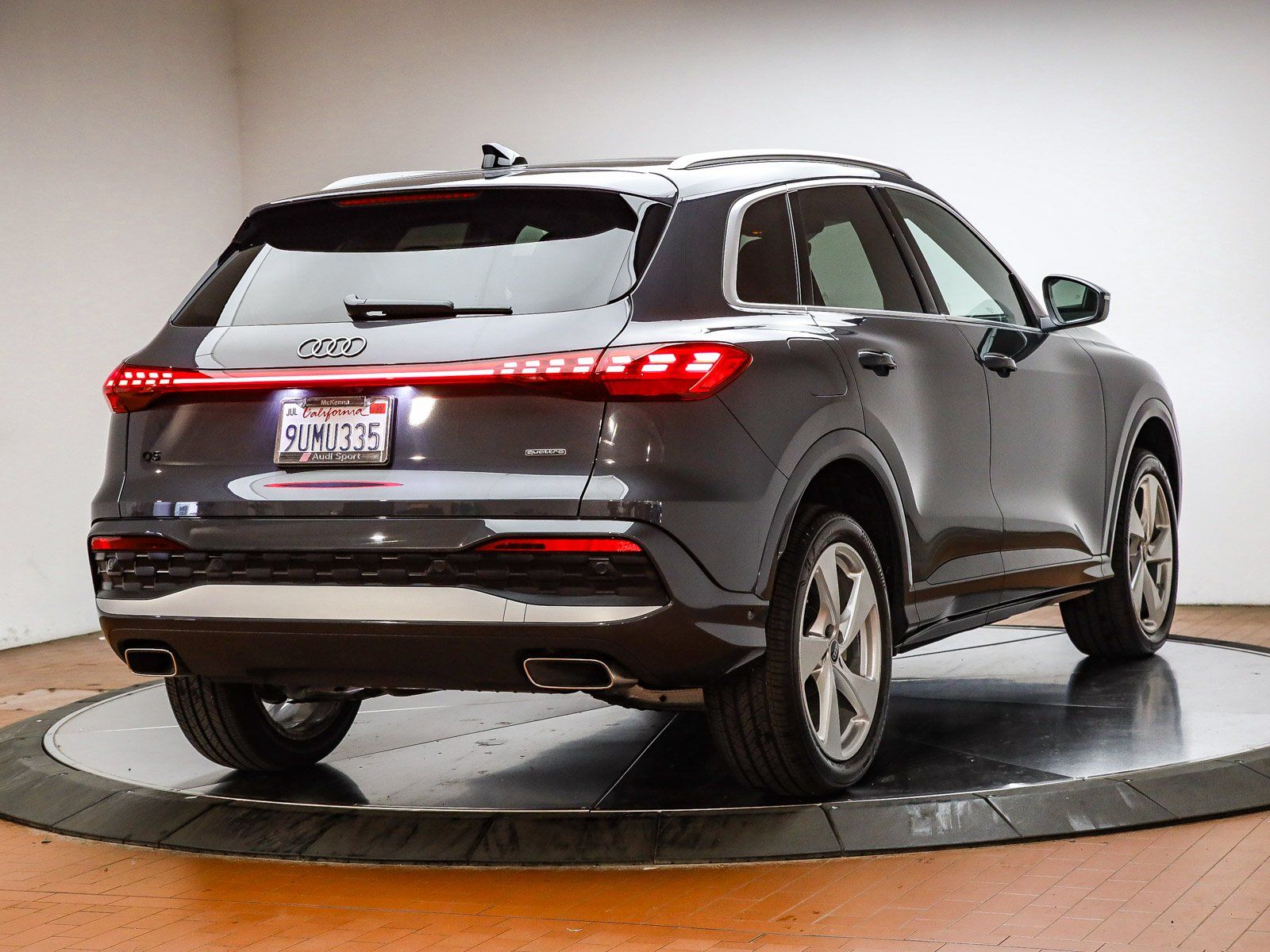 2025 Audi Q5 2.0T Premium Plus photo 6