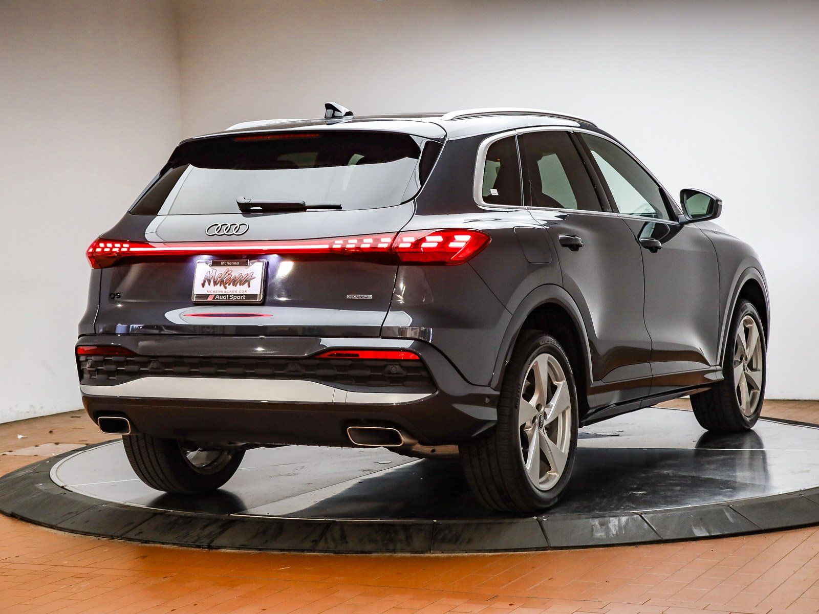 2025 Audi Q5 2.0T Premium Plus photo 6