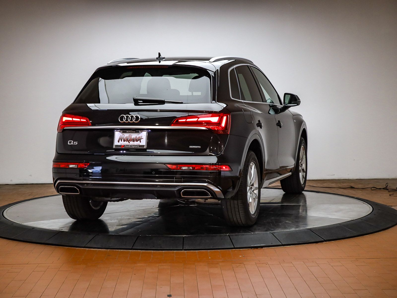 2023 Audi Q5 45 S Line Premium photo 4