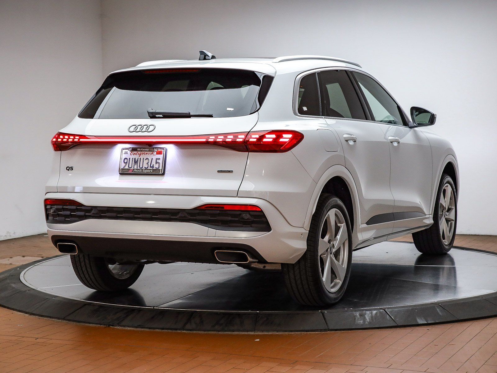 2025 Audi Q5 2.0T Premium Plus photo 6