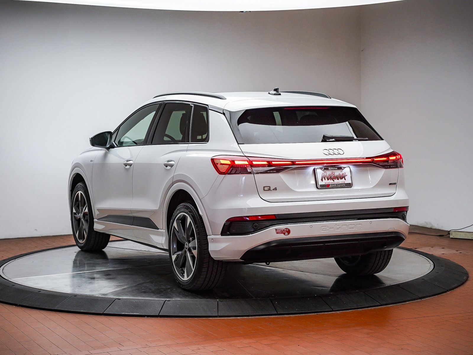 2023 Audi Q4 e-tron Premium Plus photo 6