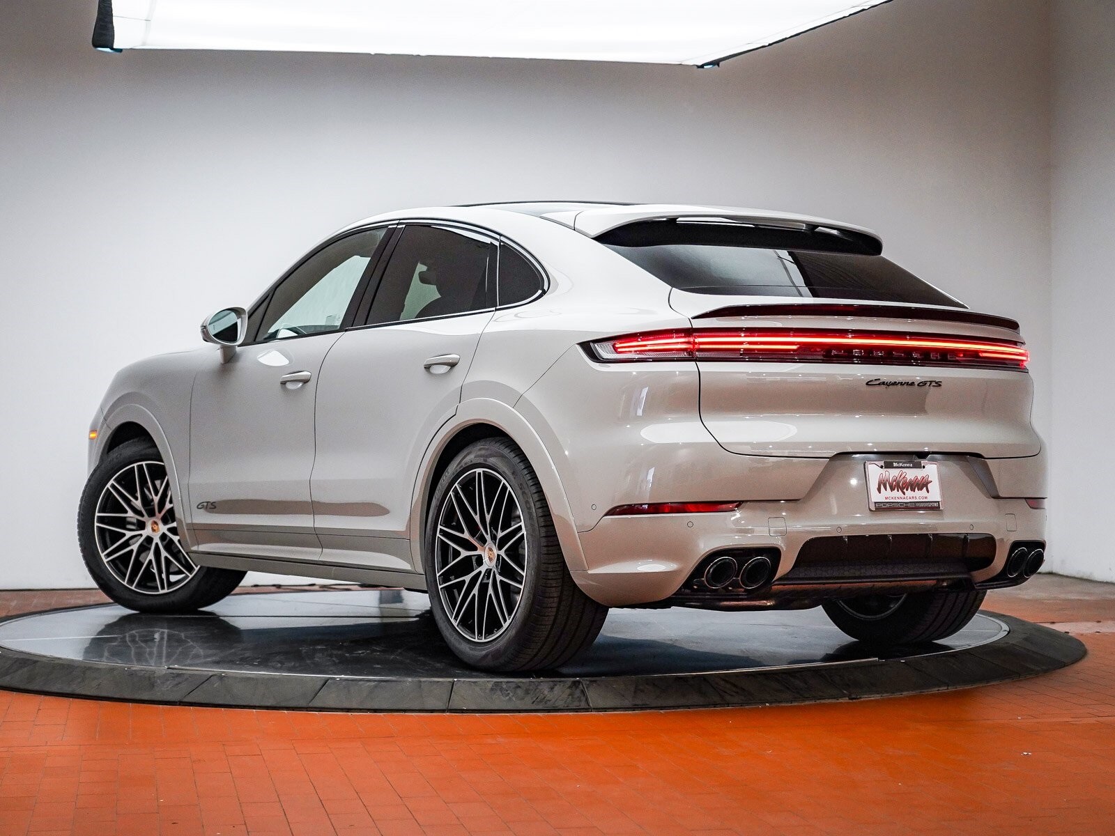 2025 Porsche Cayenne Coupe GTS photo 2