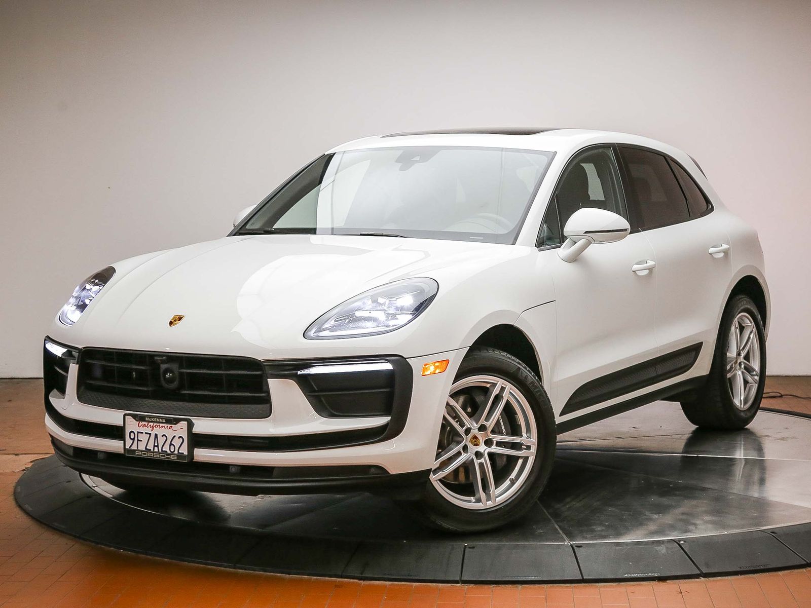2023 Porsche Macan SUV 