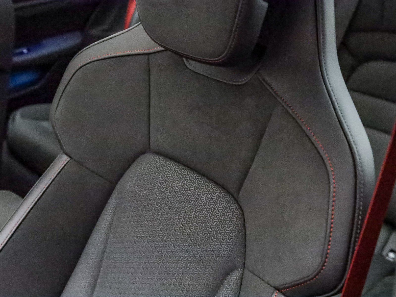 2025 Porsche Taycan GTS - Photo 26