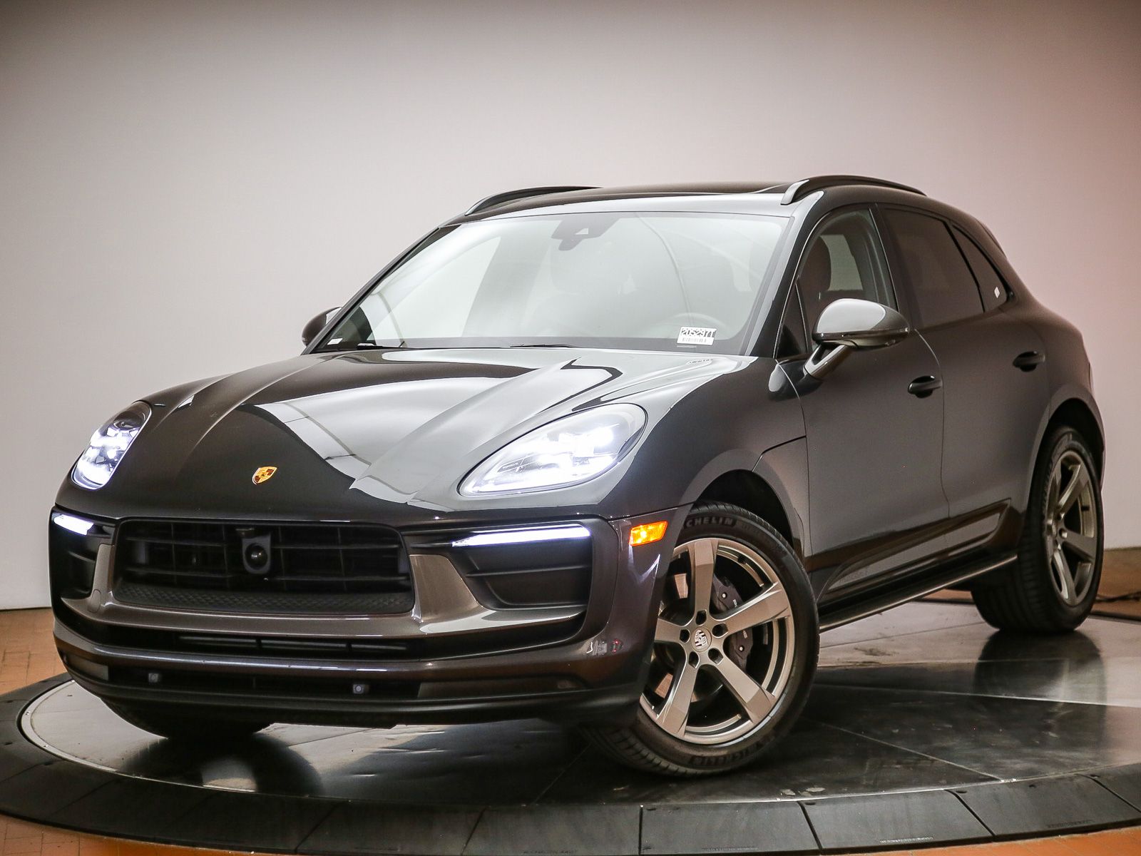 2023 Porsche Macan SUV 