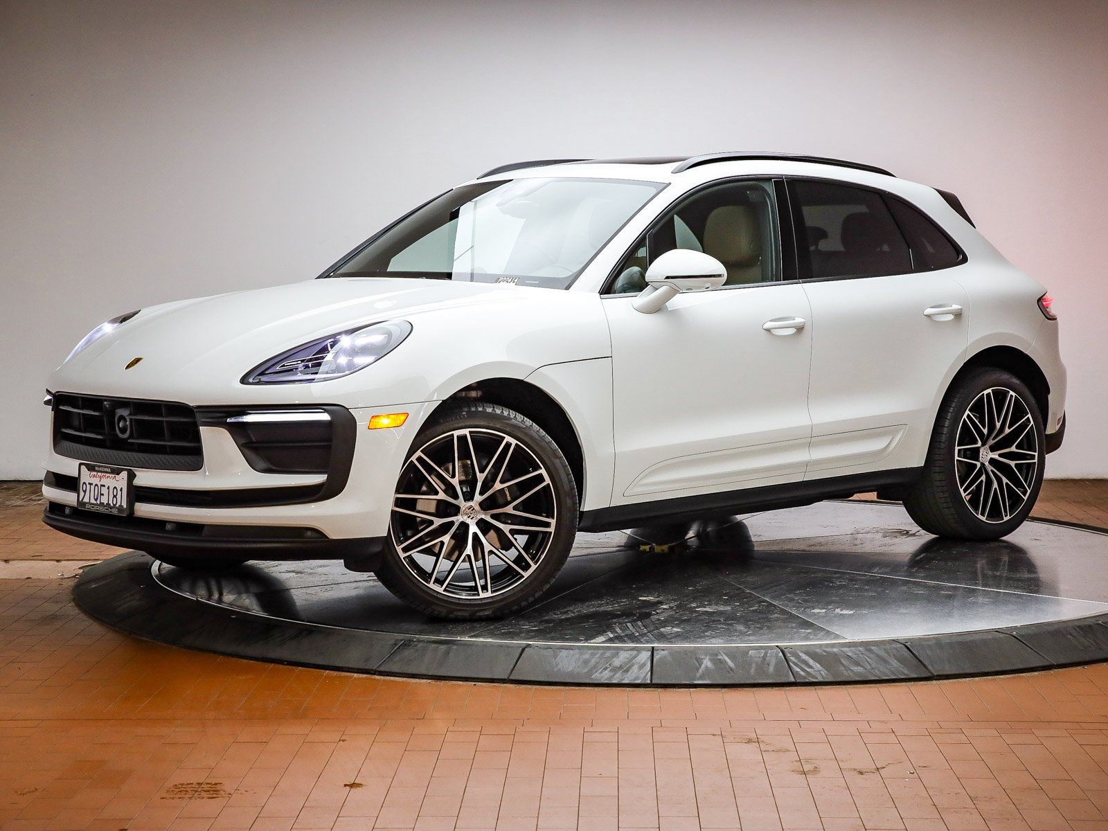 2025 Porsche Macan T